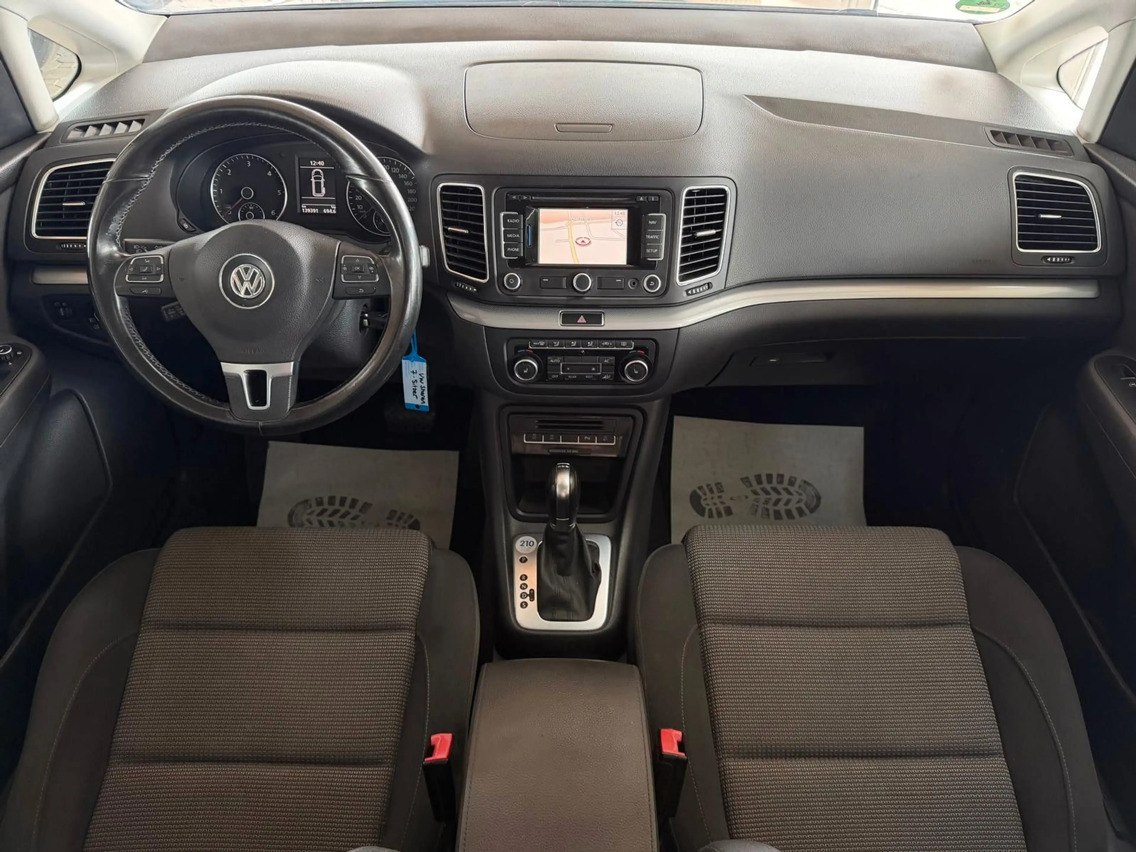 Volkswagen Sharan BMT*SHZ*PDC*Temp*Pano*Nav*7Sitzer — photo 10