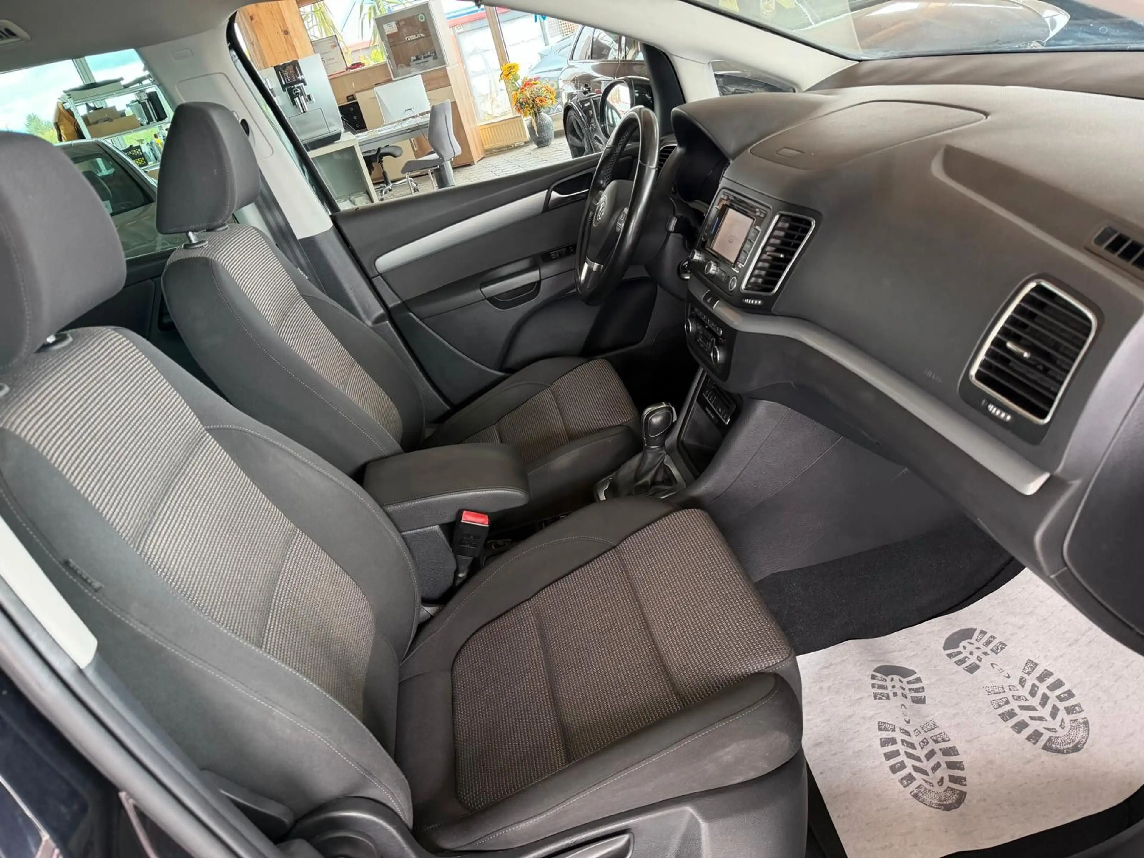 Volkswagen Sharan BMT*SHZ*PDC*Temp*Pano*Nav*7Sitzer — photo 14