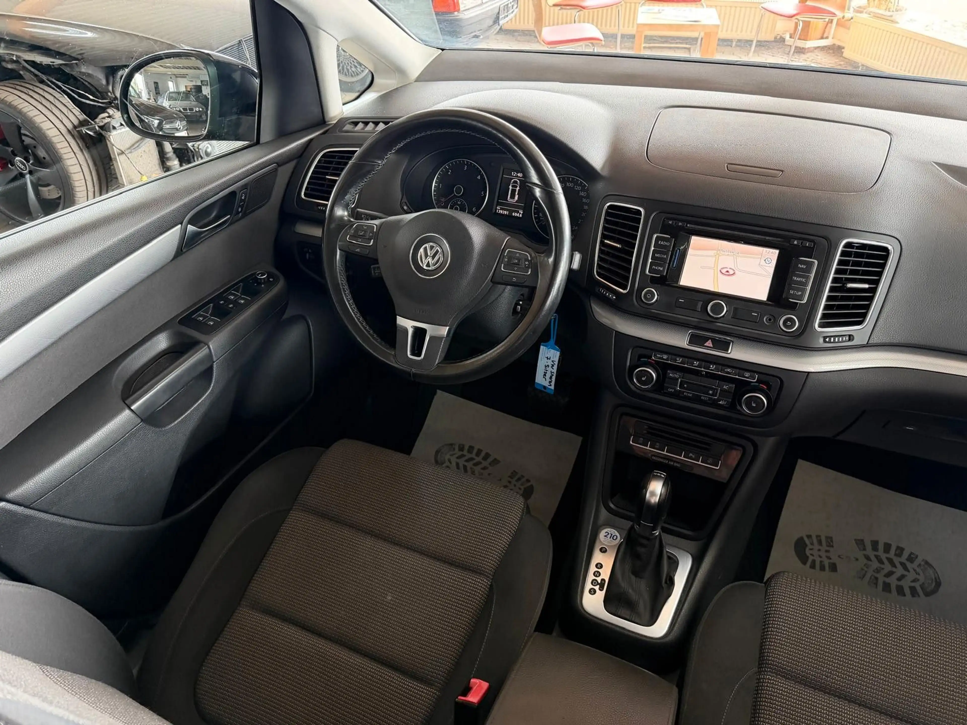 Volkswagen Sharan BMT*SHZ*PDC*Temp*Pano*Nav*7Sitzer — photo 11