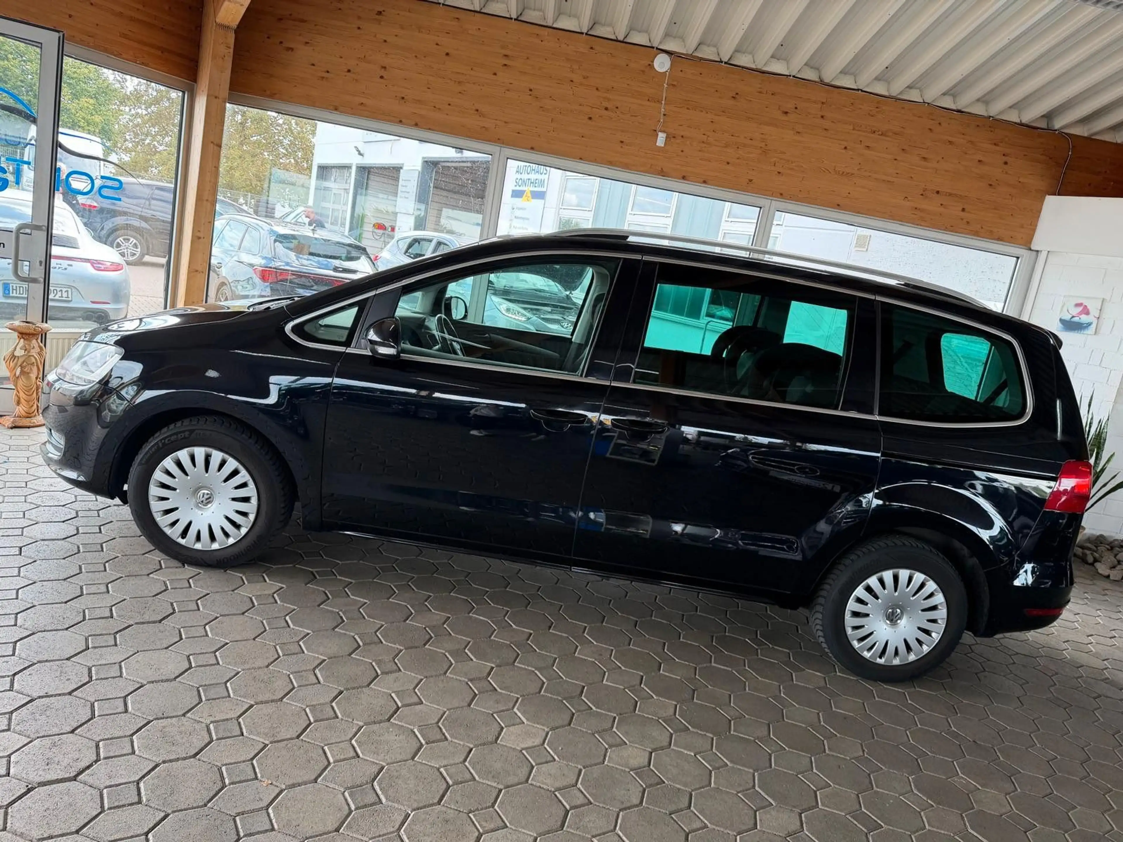Volkswagen Sharan BMT*SHZ*PDC*Temp*Pano*Nav*7Sitzer — photo 3