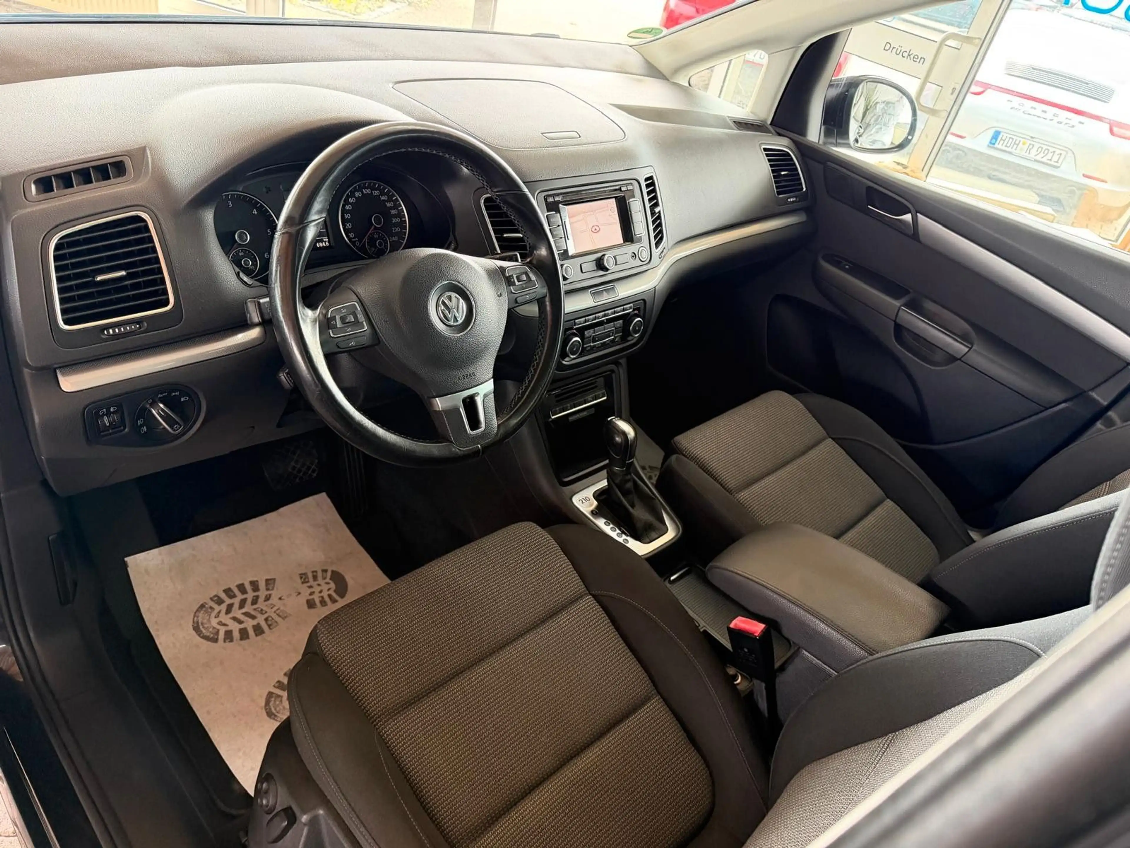 Volkswagen Sharan BMT*SHZ*PDC*Temp*Pano*Nav*7Sitzer — photo 9