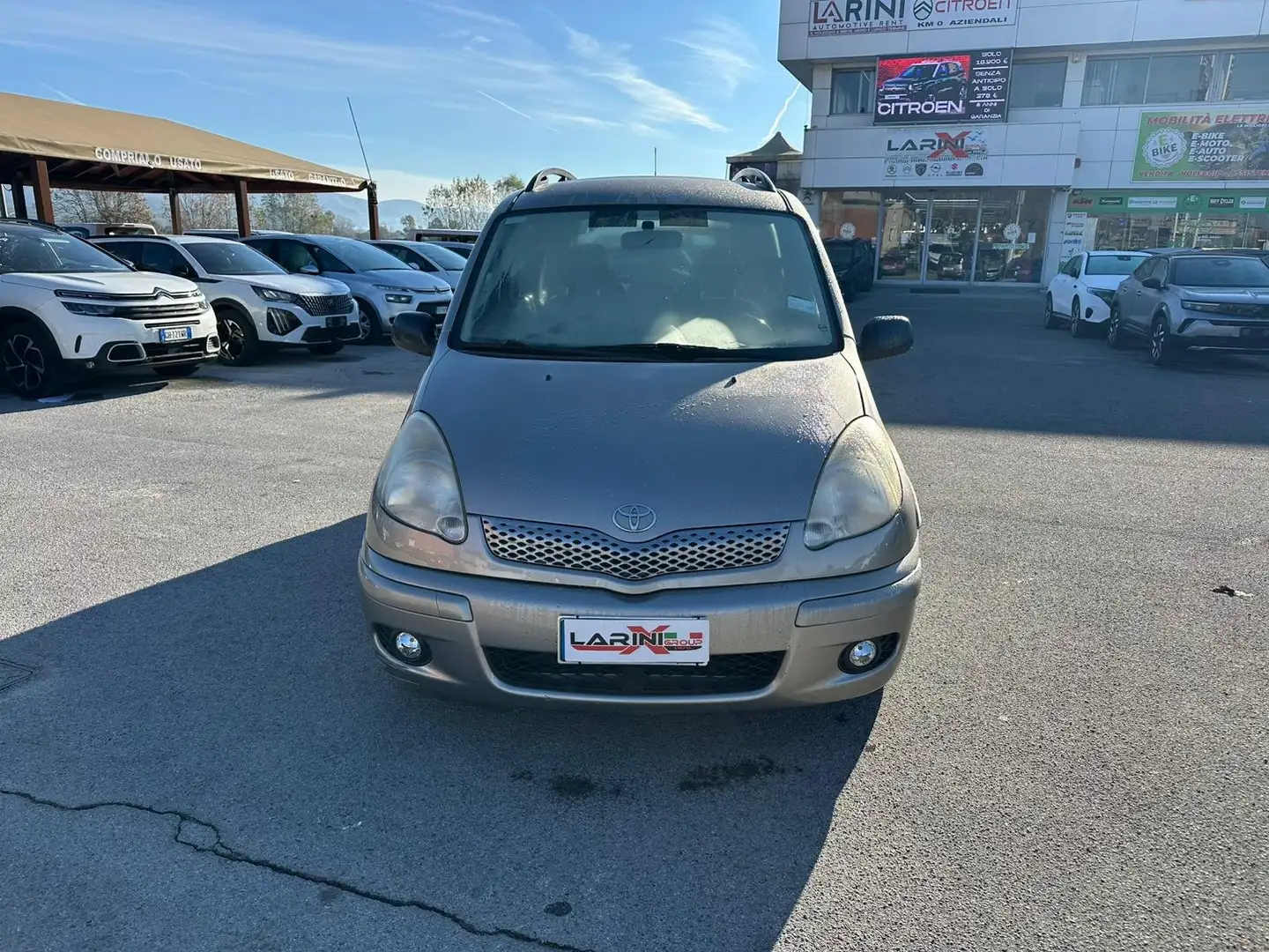 Toyota Yaris Yaris Verso Verso 1.4 d-4d Sol my03 Silver - 2