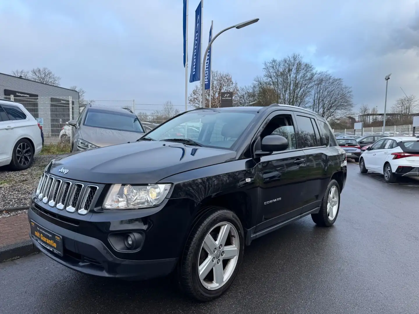 Jeep Compass LIMITED/4X4/2.HD/NAVI/KLIMAAUT/SHZ/TÜV-SERV.-NEU Noir - 1