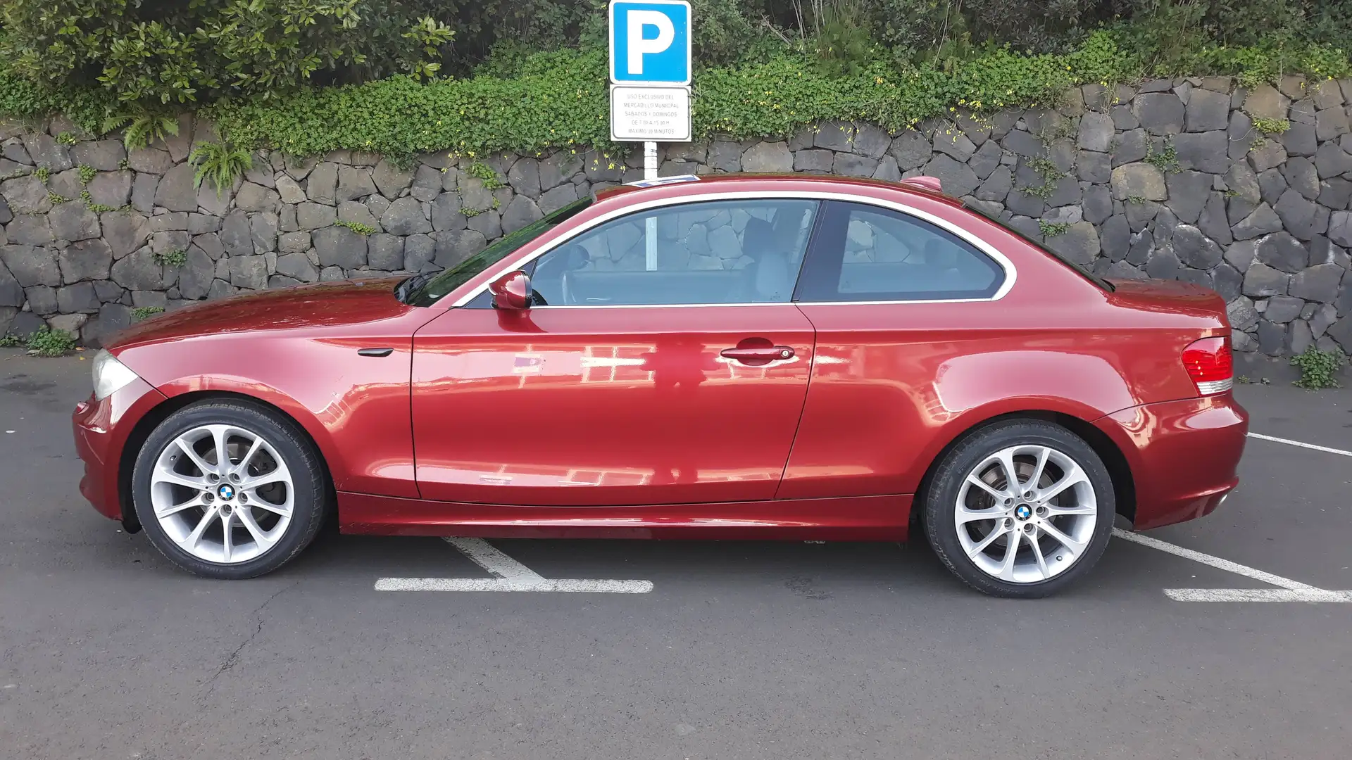 BMW 120 120d Coupé Burdeos - 1
