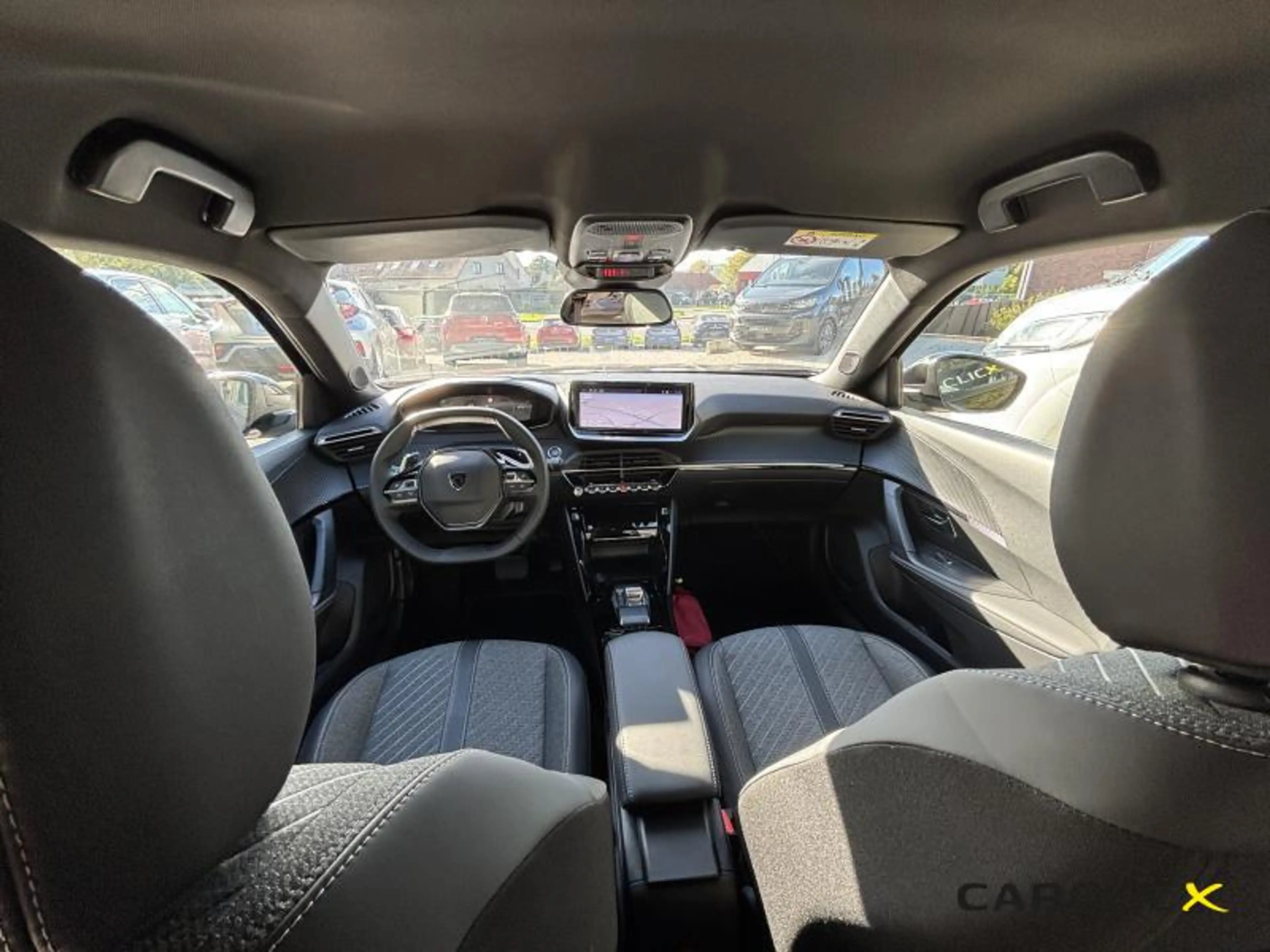 Peugeot 2008 Allure Hybrid 145 e-DSC6 — photo 12