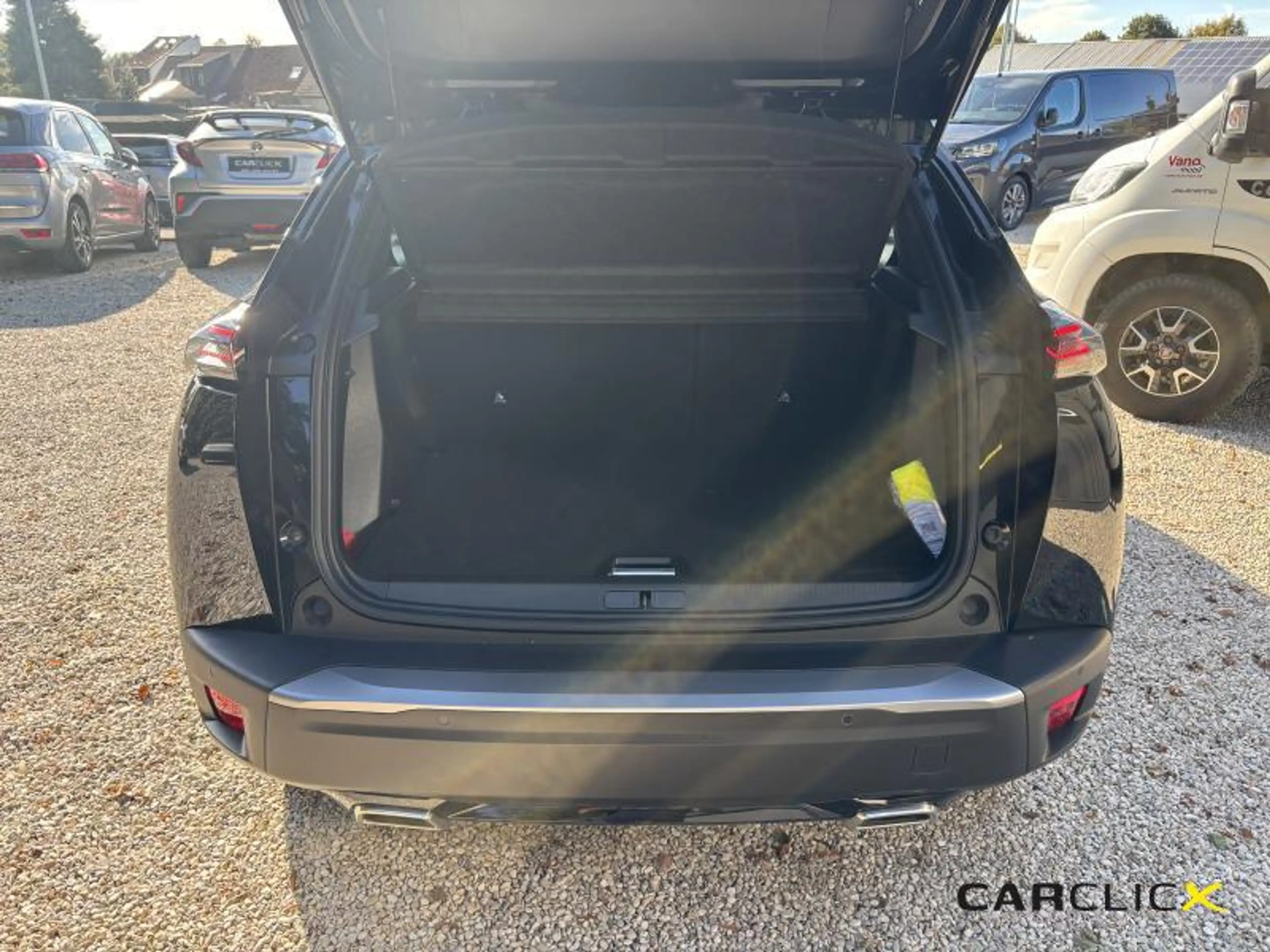 Peugeot 2008 Allure Hybrid 145 e-DSC6 — photo 11