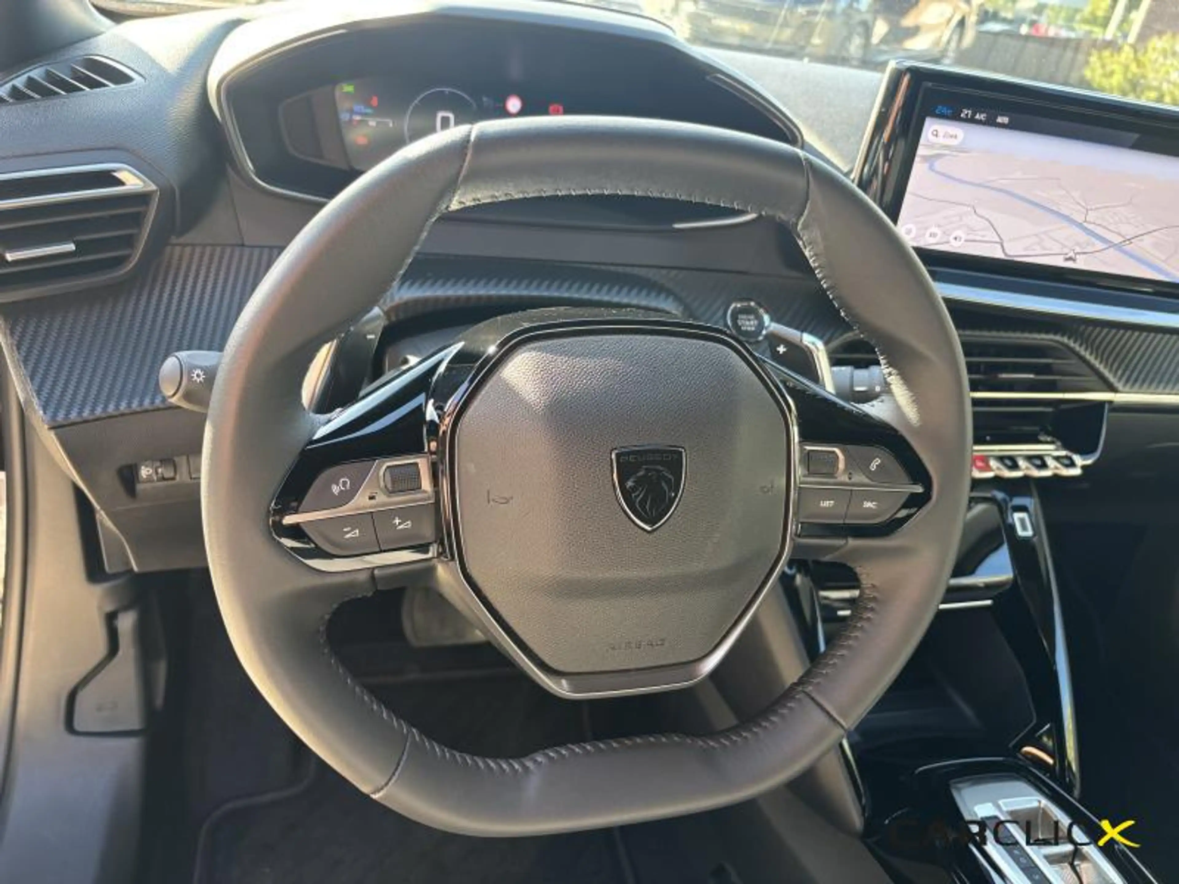 Peugeot 2008 Allure Hybrid 145 e-DSC6 — photo 14