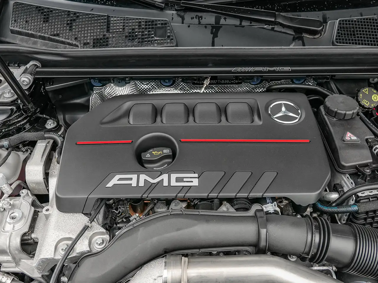 Mercedes-Benz CLA снимка Mercedes-Benz CLA