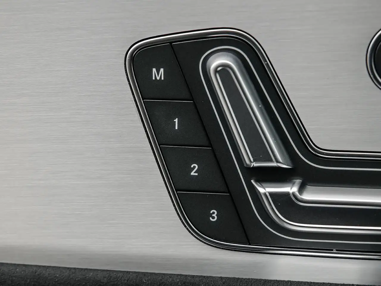 Mercedes-Benz CLA снимка Mercedes-Benz CLA