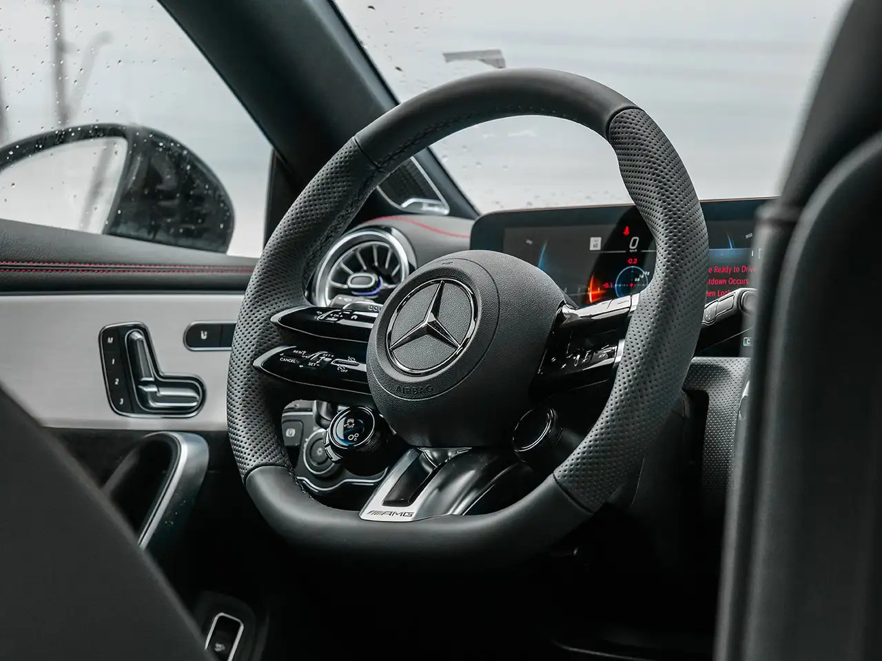 Mercedes-Benz CLA снимка Mercedes-Benz CLA