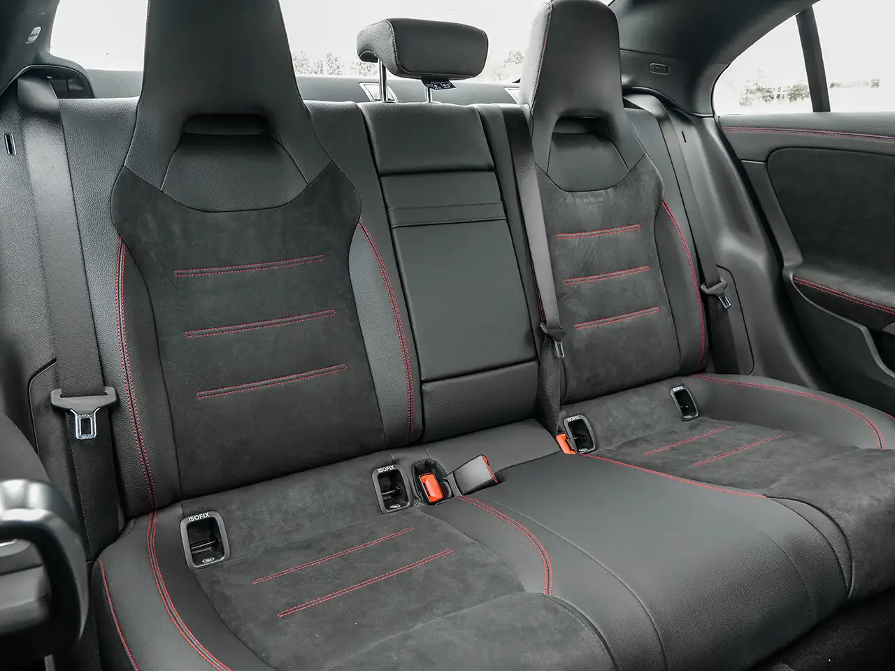 Mercedes-Benz CLA снимка Mercedes-Benz CLA