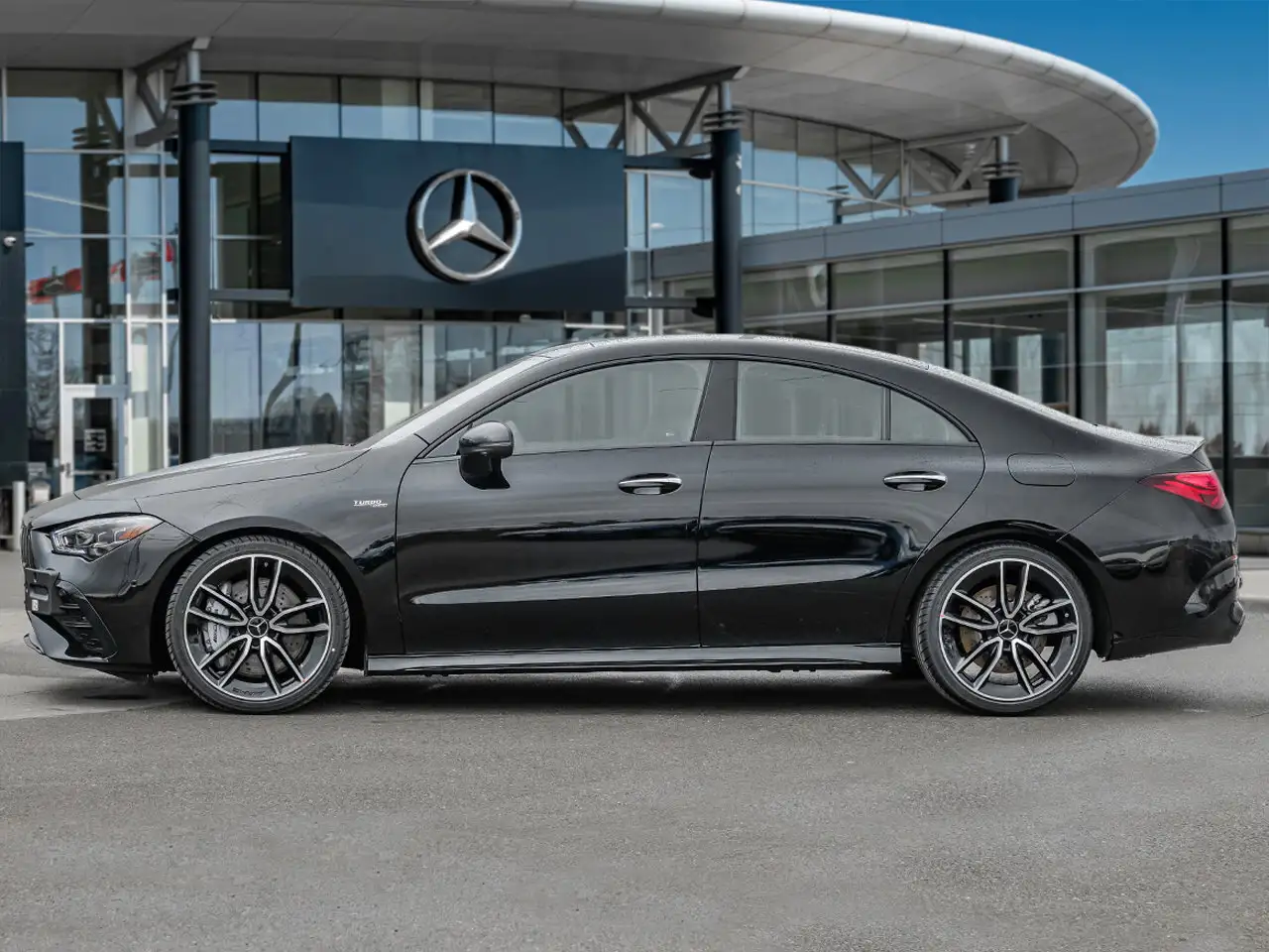 Mercedes-Benz CLA снимка Mercedes-Benz CLA