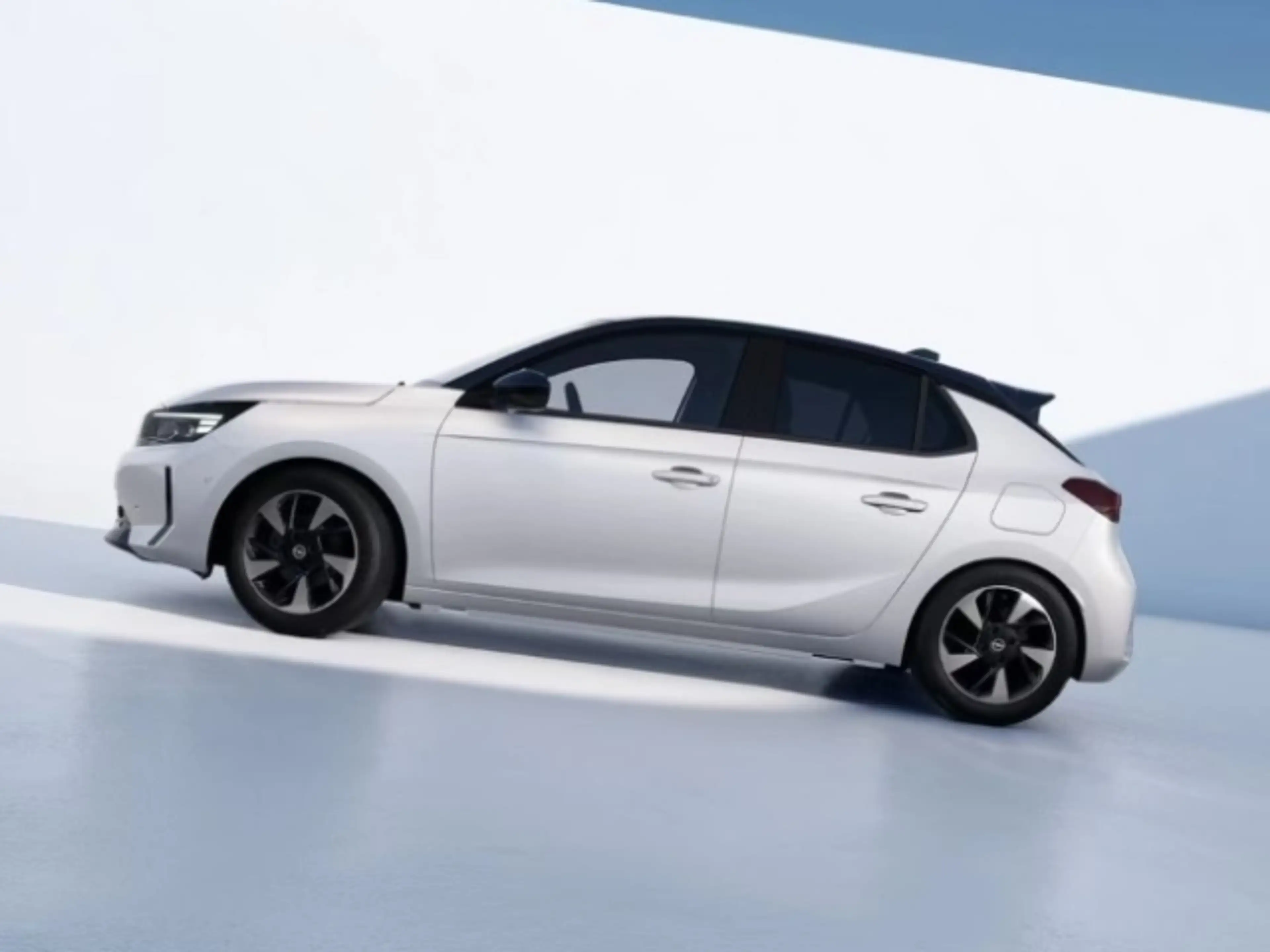 Opel Corsa-e GS 156PS 51kWh PDCv+h Klimaautom Allwetter Rückfah — photo 4