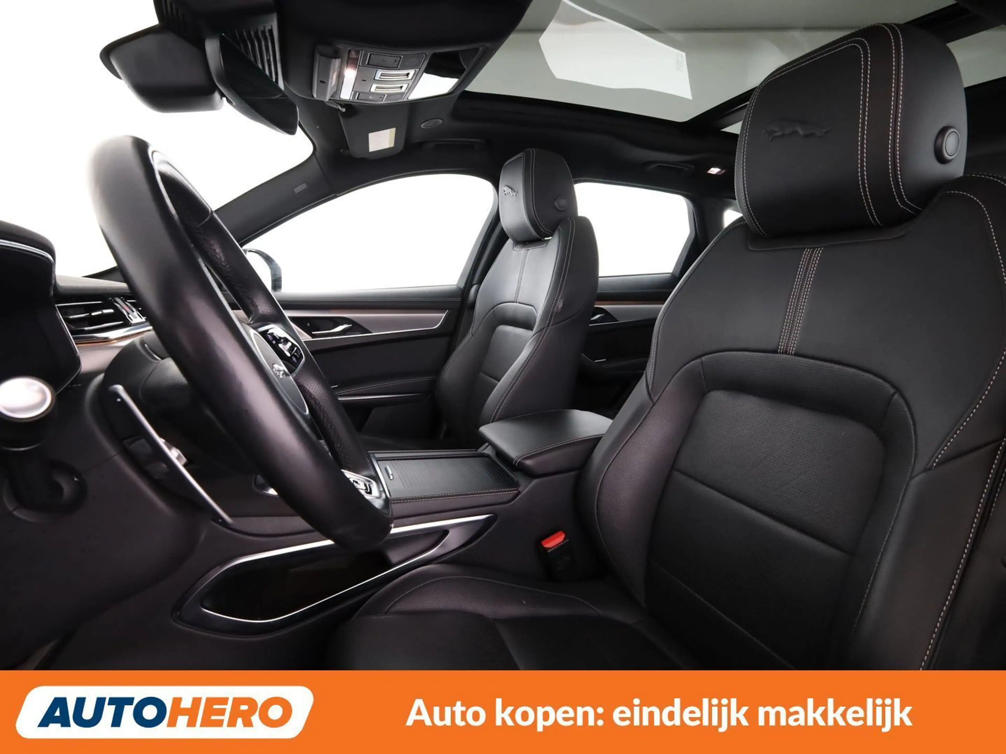 Jaguar F-Pace P400e Plug-in Hybrid R-Dynamic SE AWD — photo 10