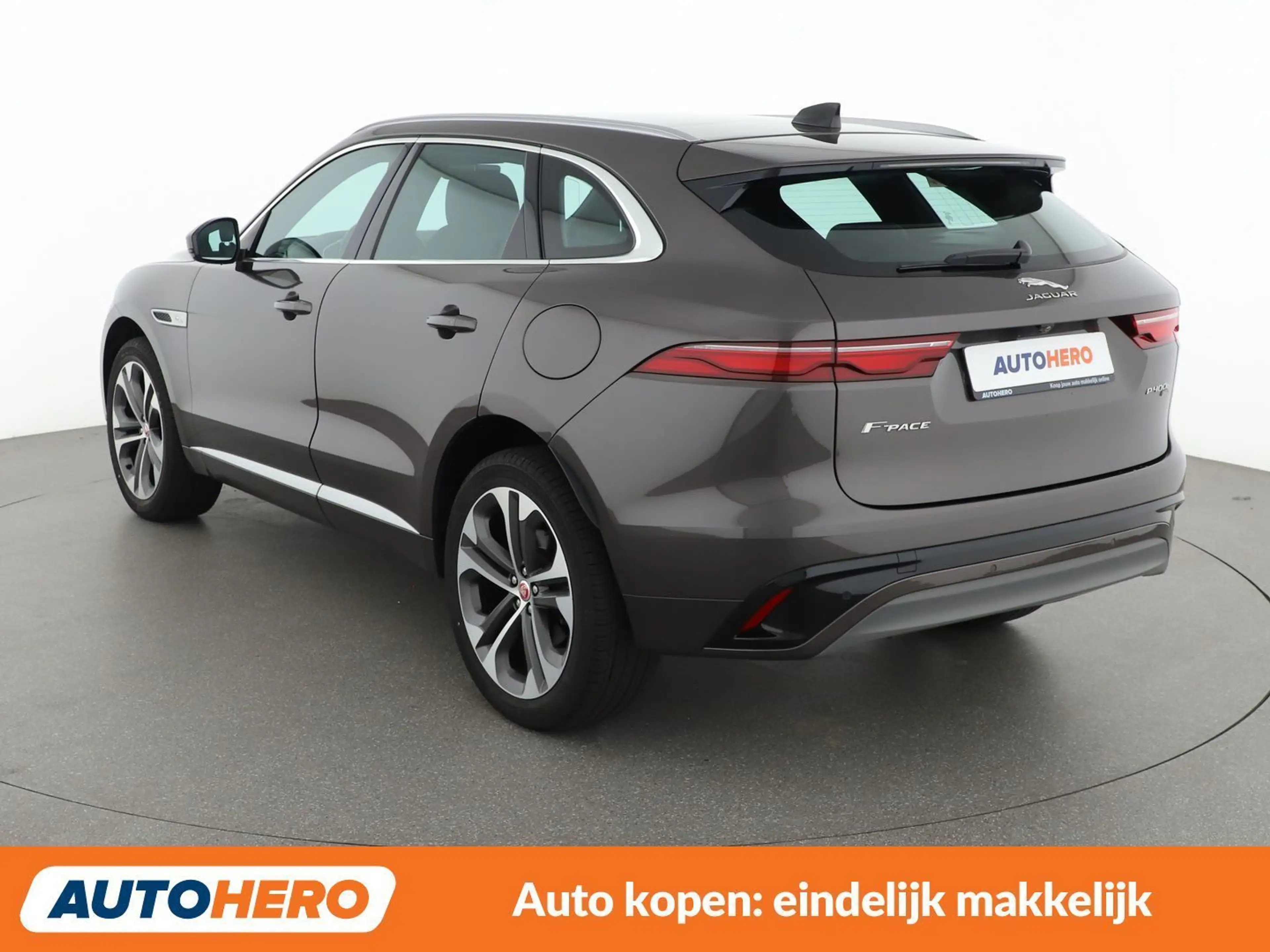 Jaguar F-Pace P400e Plug-in Hybrid R-Dynamic SE AWD — photo 4