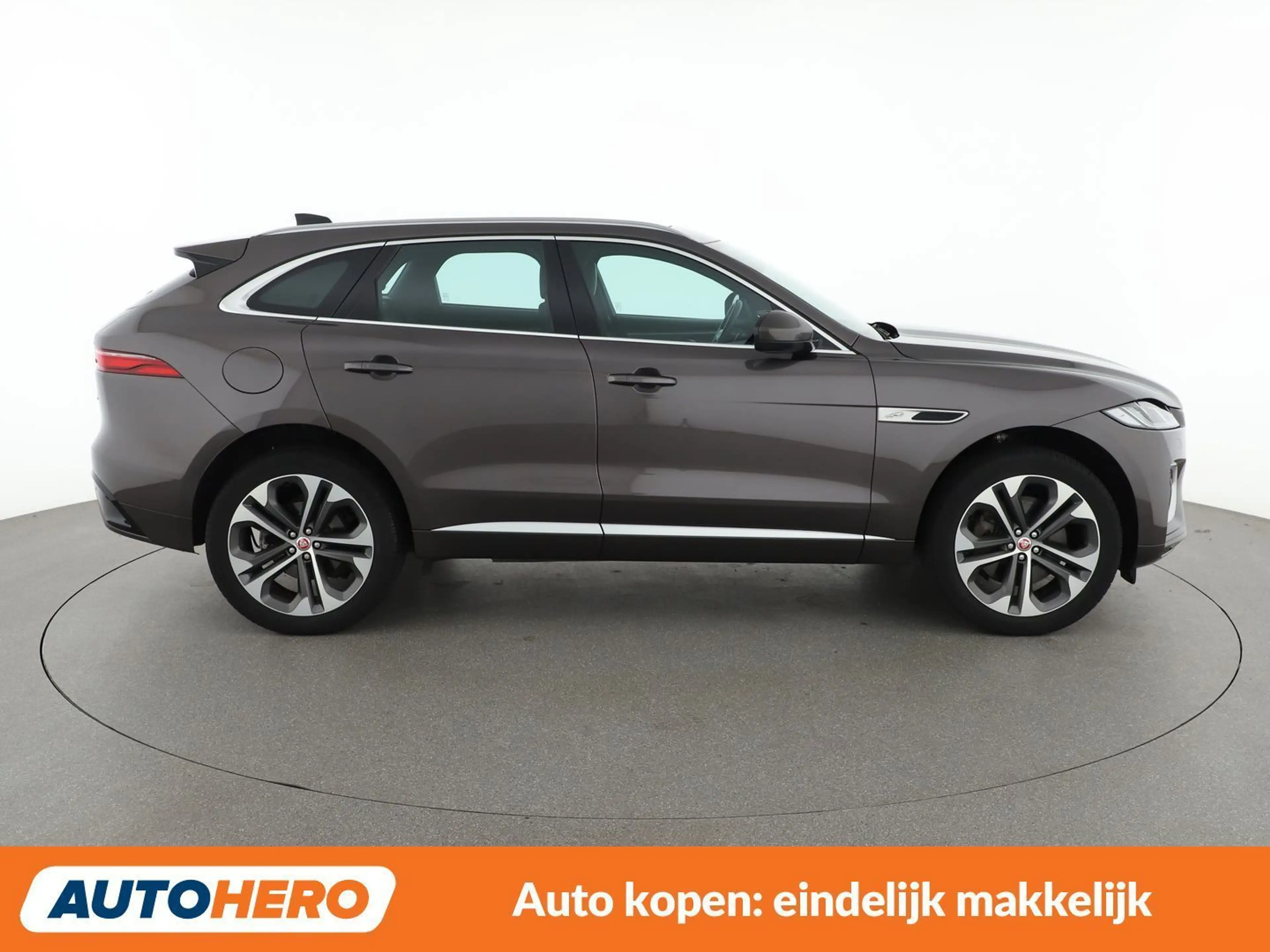 Jaguar F-Pace P400e Plug-in Hybrid R-Dynamic SE AWD — photo 7