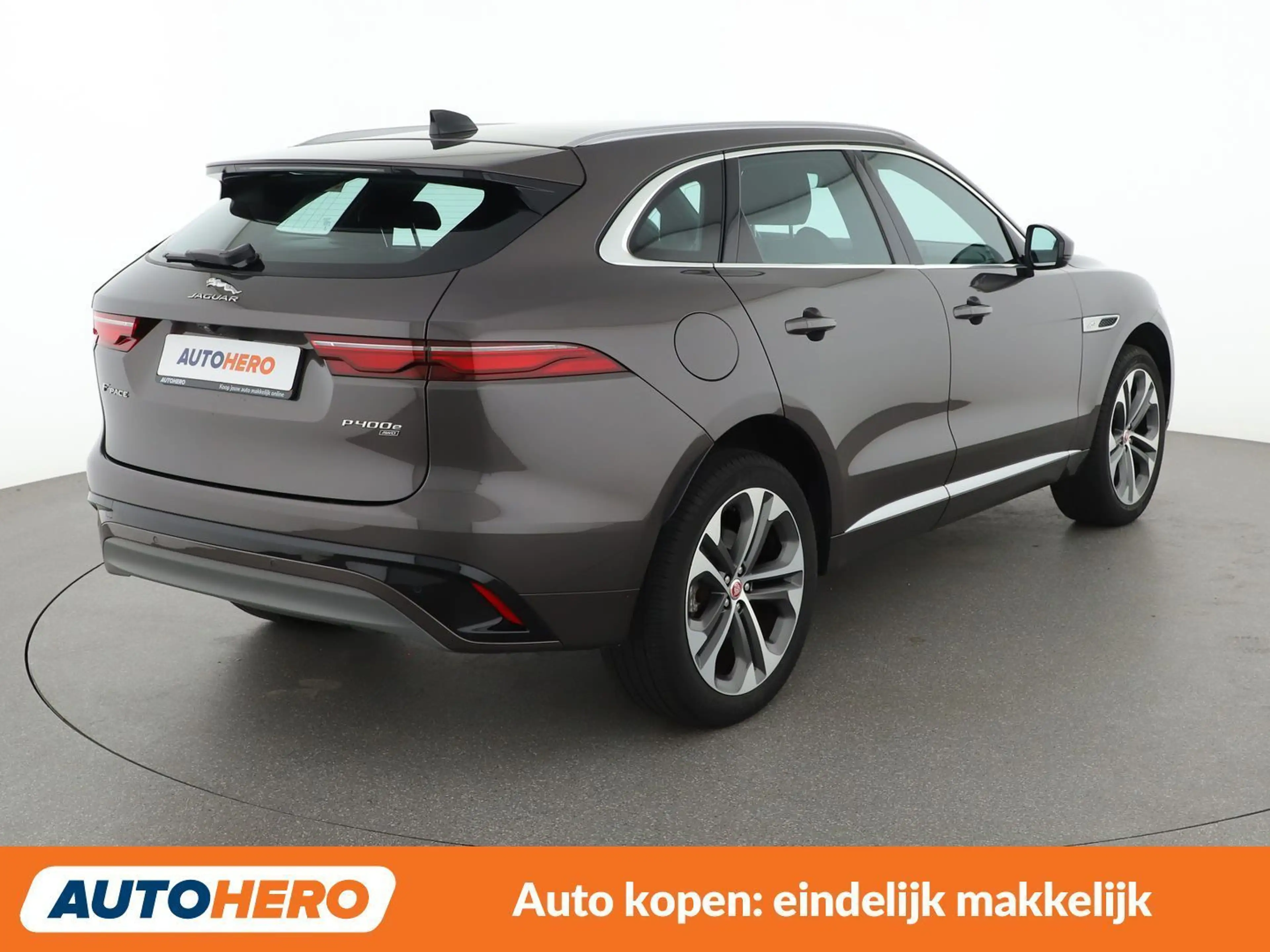 Jaguar F-Pace P400e Plug-in Hybrid R-Dynamic SE AWD — photo 6