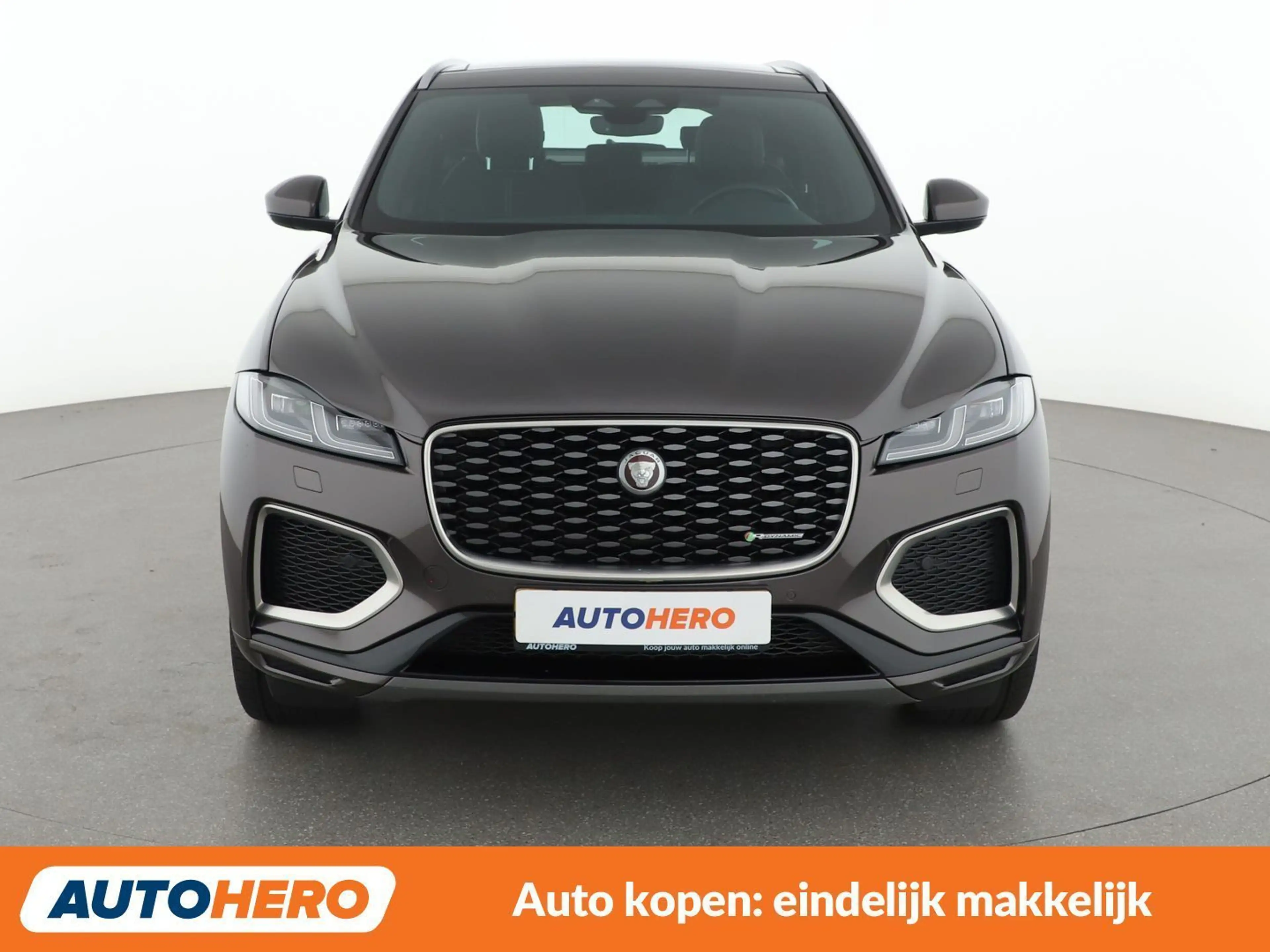 Jaguar F-Pace P400e Plug-in Hybrid R-Dynamic SE AWD — photo 9