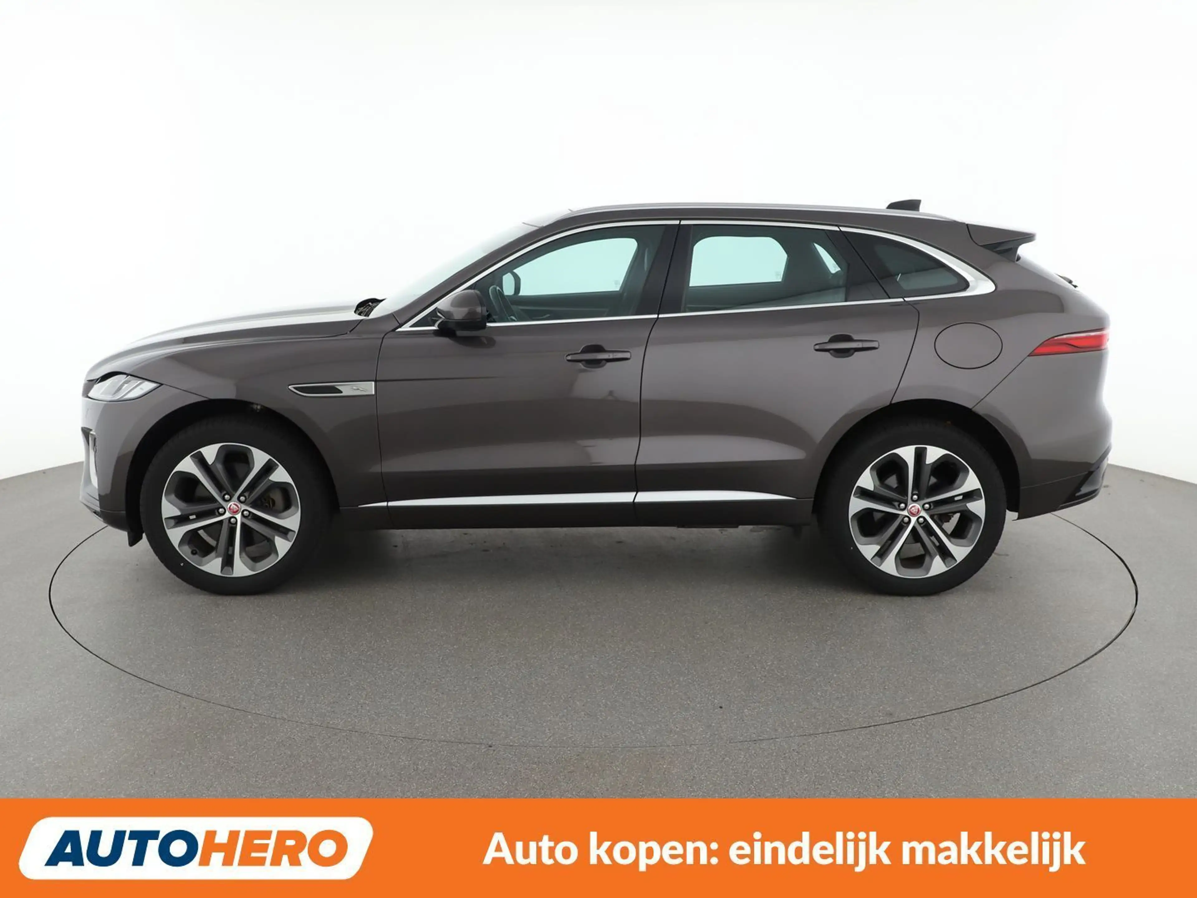 Jaguar F-Pace P400e Plug-in Hybrid R-Dynamic SE AWD — photo 3