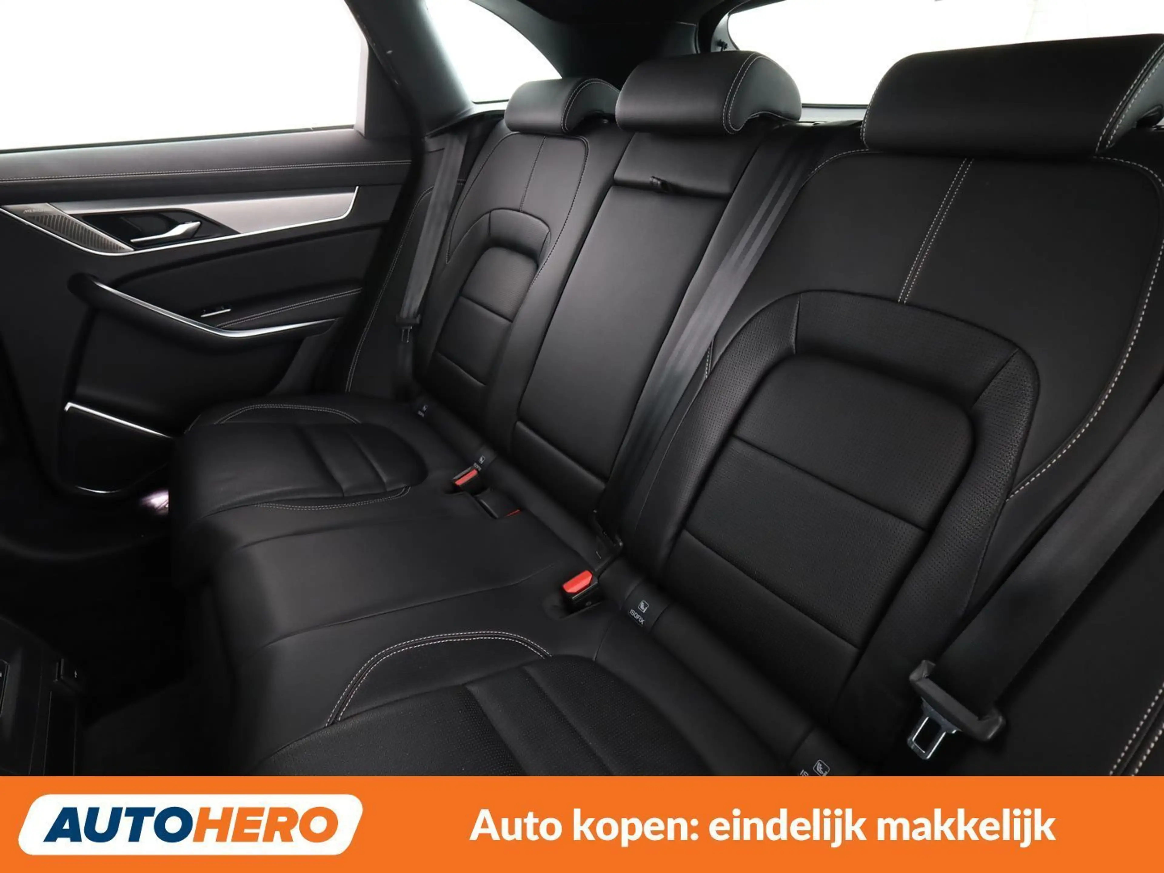 Jaguar F-Pace P400e Plug-in Hybrid R-Dynamic SE AWD — photo 14