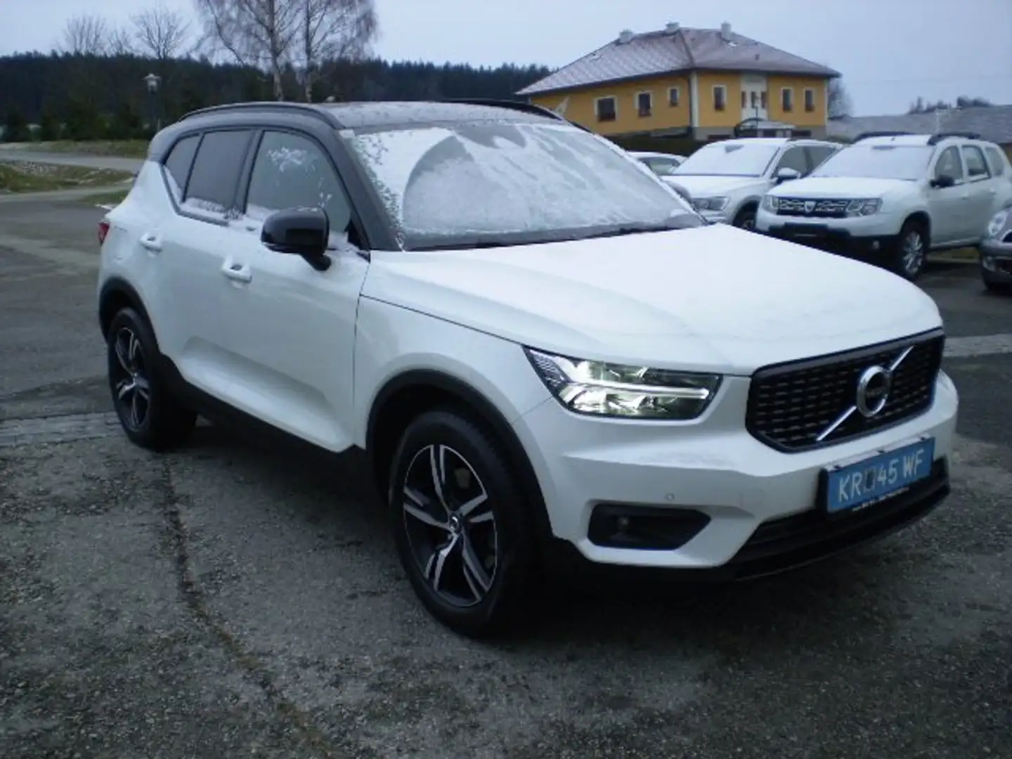 Volvo XC40 Bissnes Weiß - 1