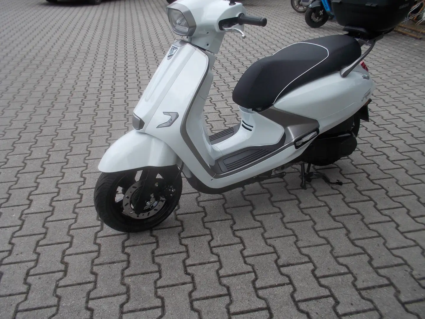 SYM Fiddle 125 FUGUE-125 i-Neu Euro 5 + Blanco - 1