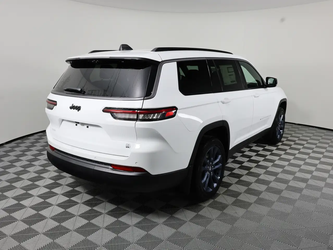Jeep Grand Cherokee снимка Jeep Grand Cherokee