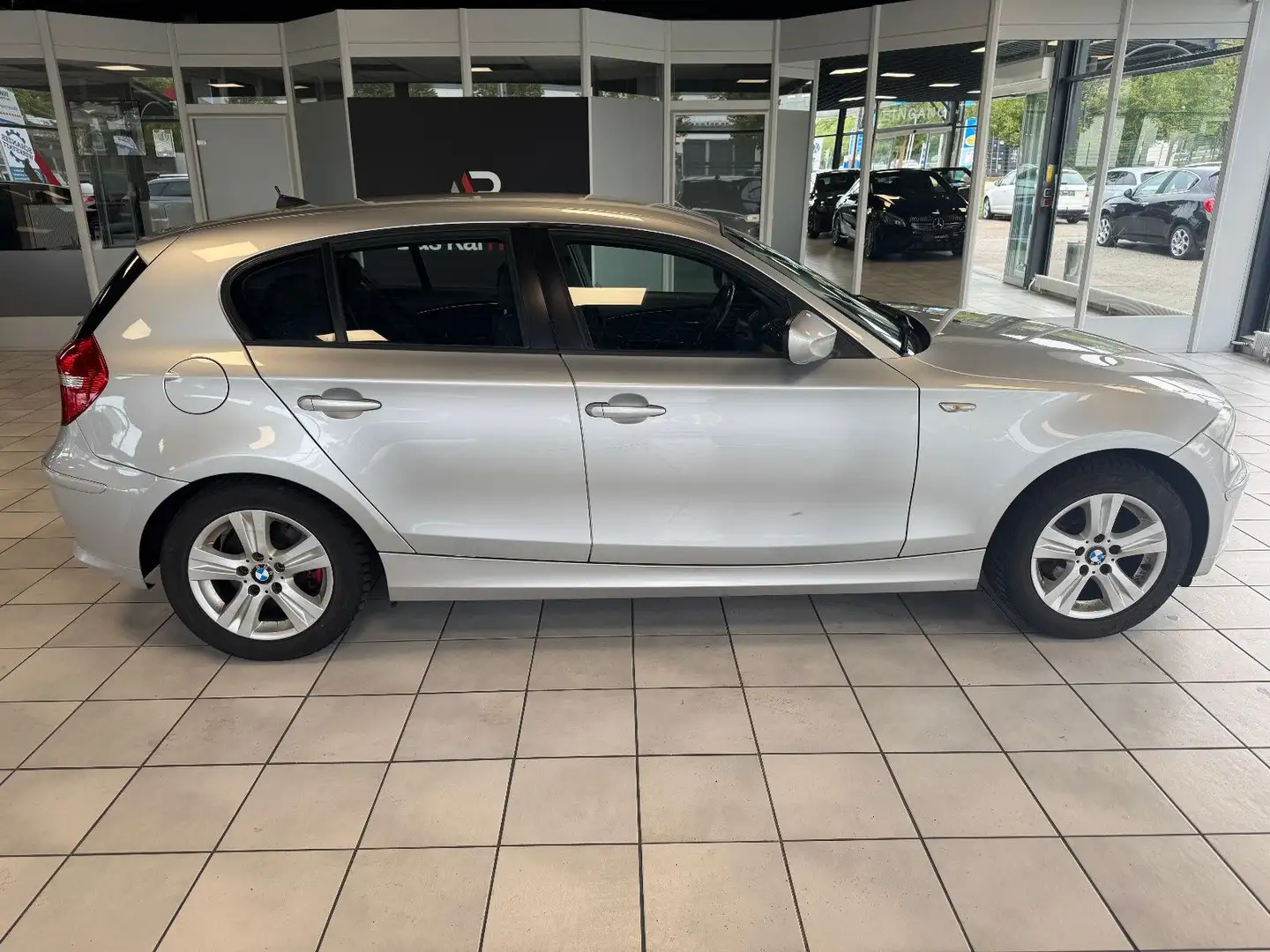 BMW 118 d Lim. · Advantage · 5 Türer · PDC Argent - 2