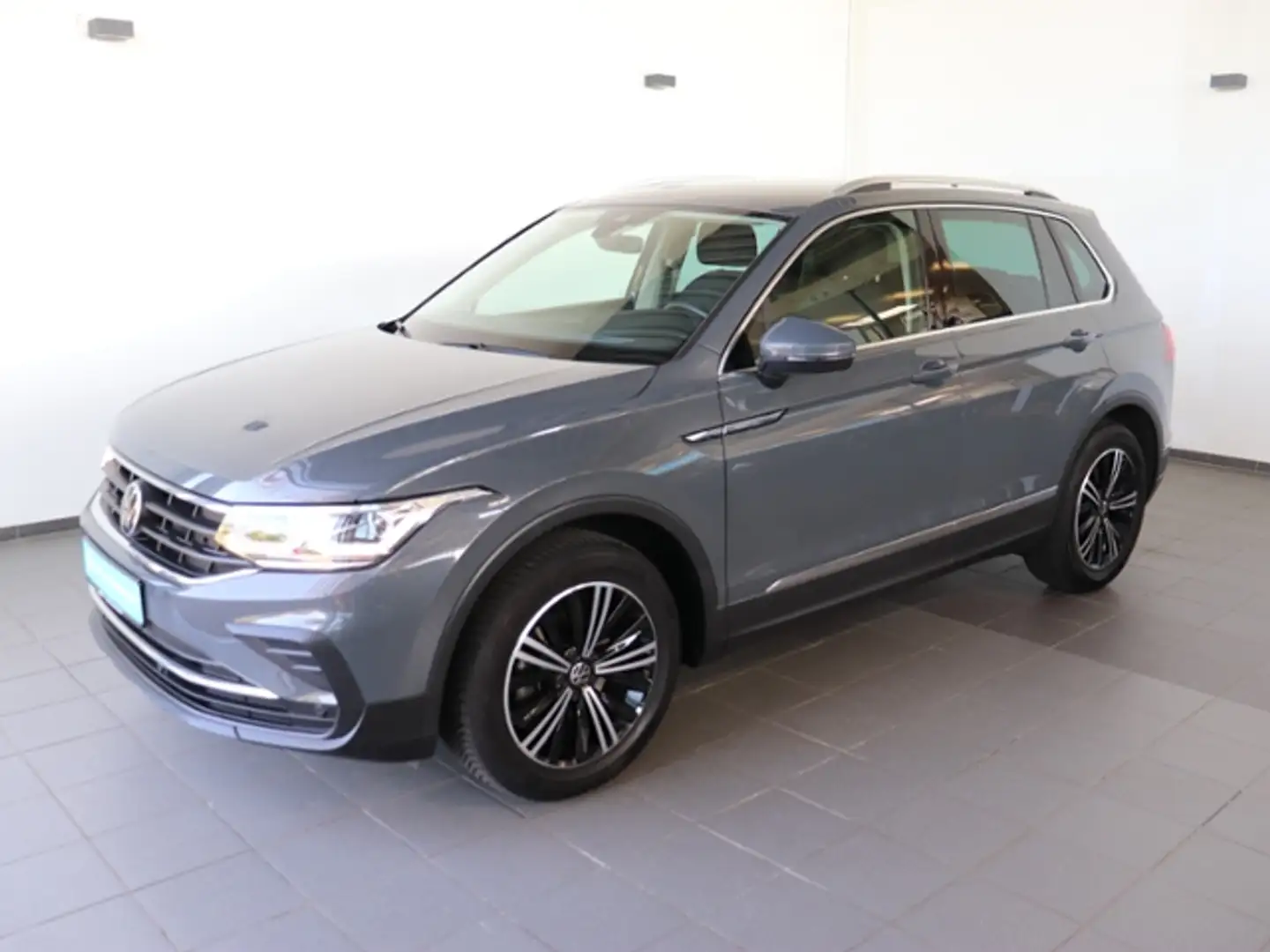Volkswagen Tiguan 1.5 TSI OPF DSG Life *AHK*ErgoActive*Kamera*Easy Grijs - 2