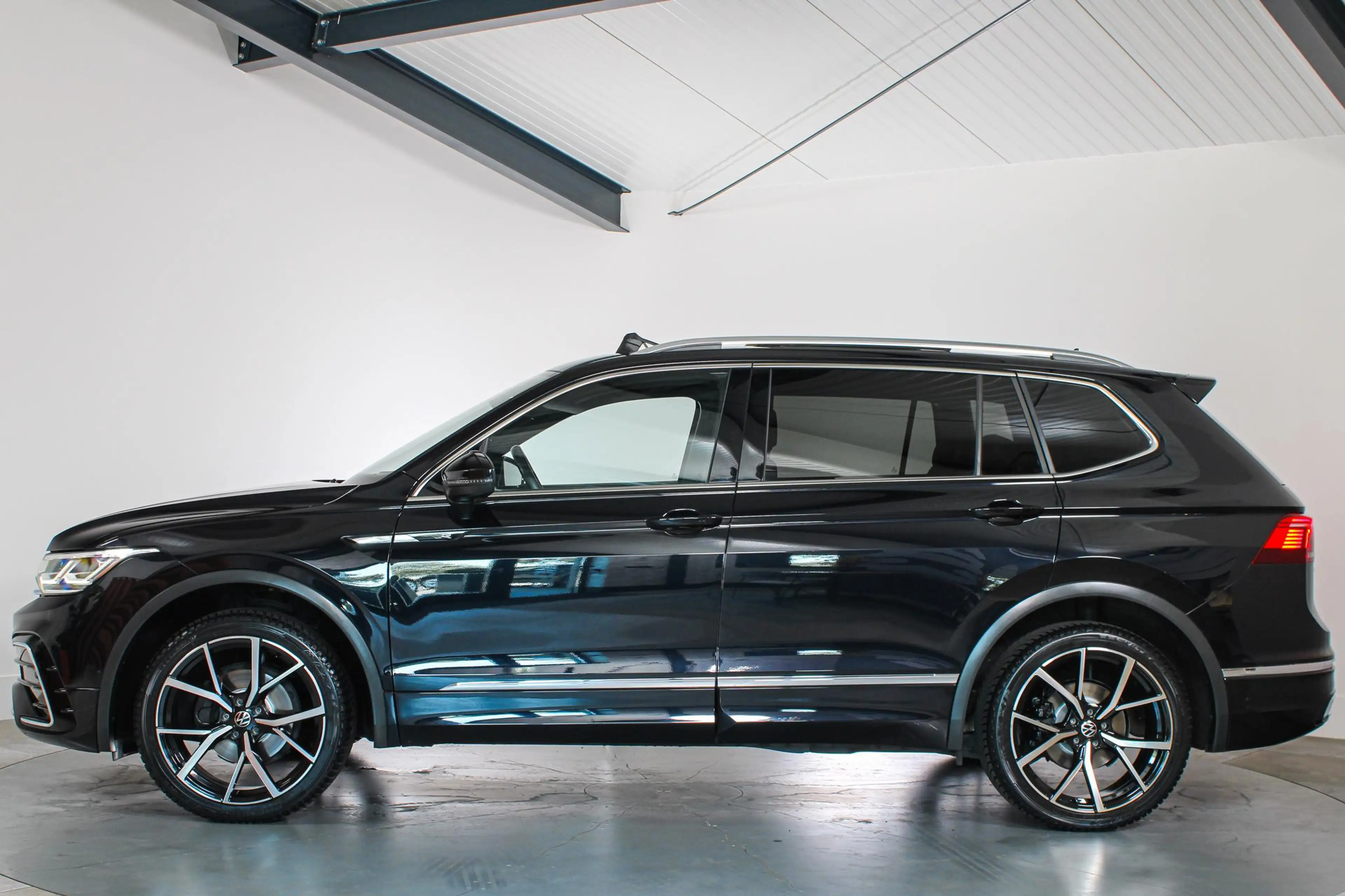 Volkswagen Tiguan Allspace 1.5 TSI R-Line Business+ 7-Persoons Panoramadak, I — photo 9
