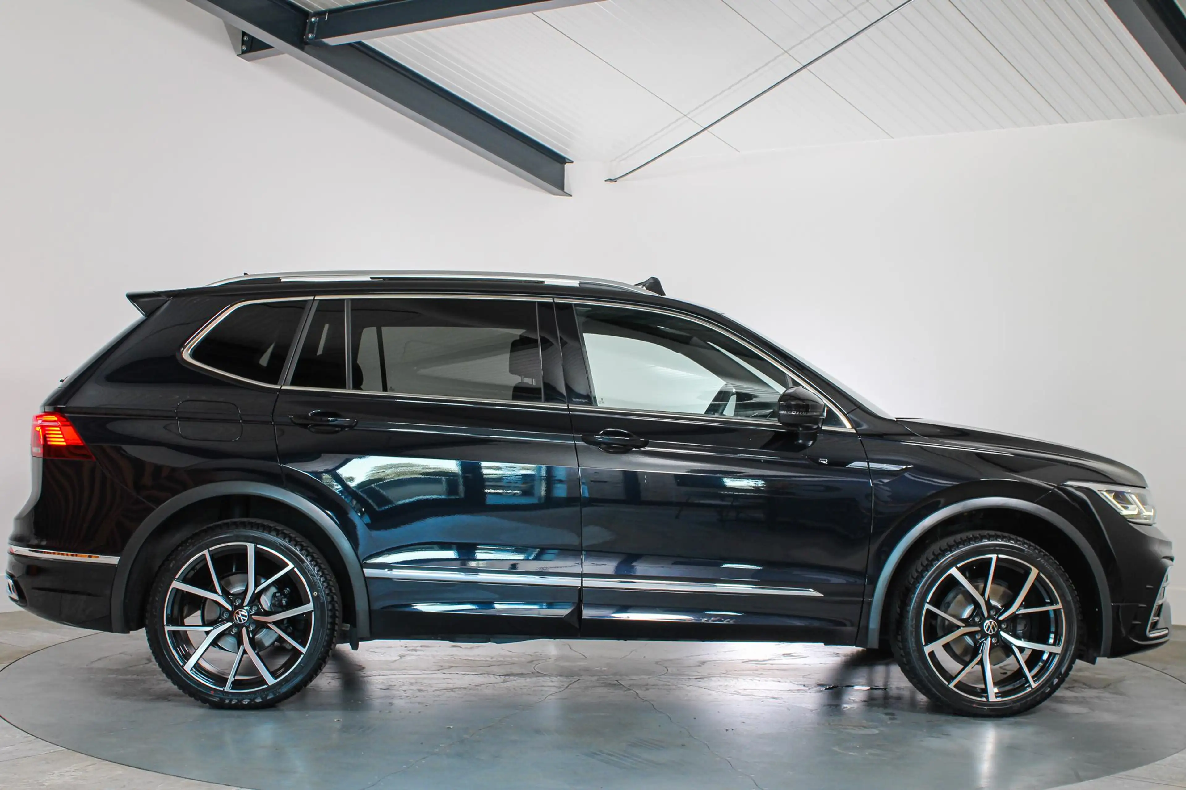 Volkswagen Tiguan Allspace 1.5 TSI R-Line Business+ 7-Persoons Panoramadak, I — photo 8
