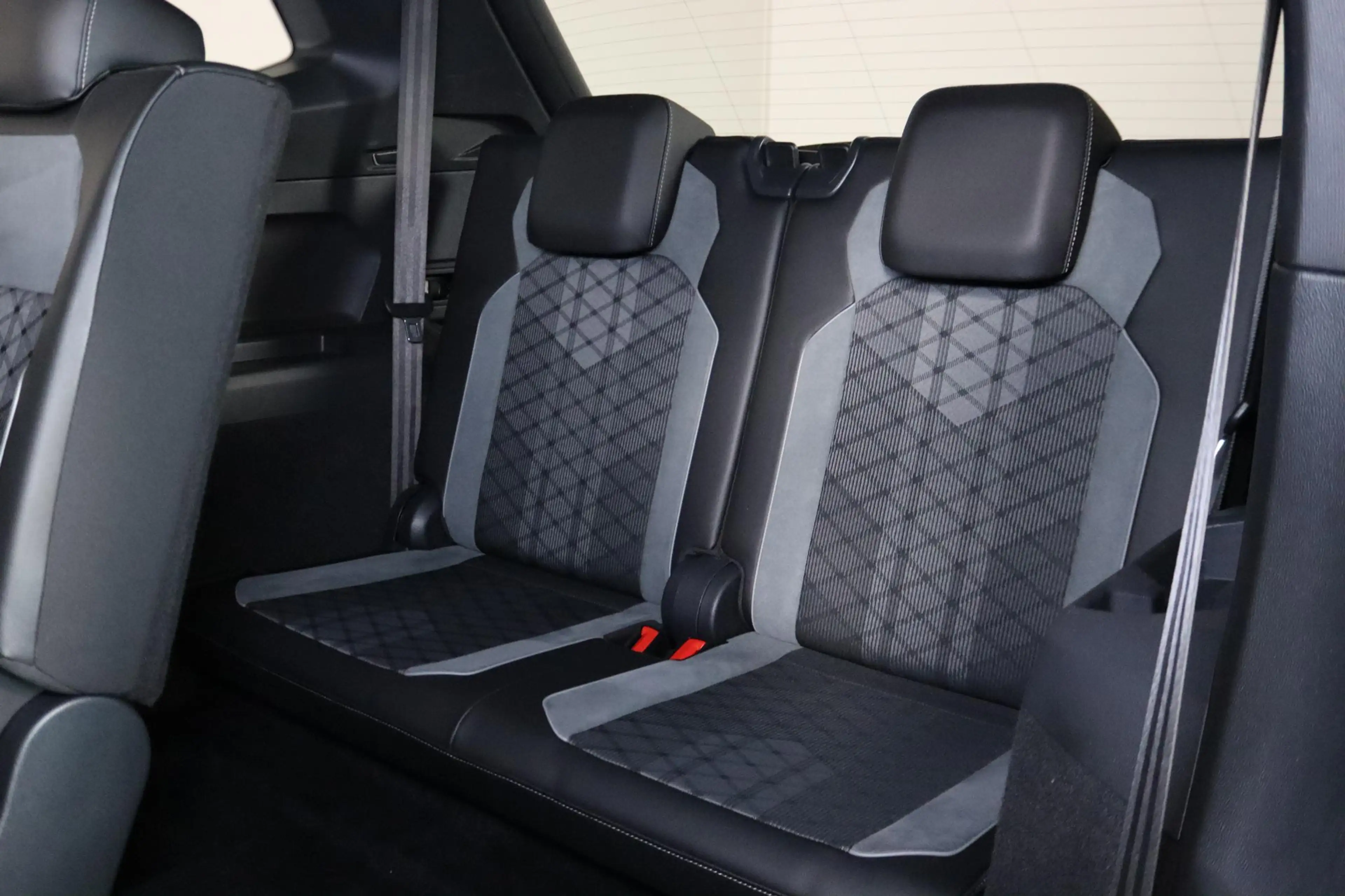 Volkswagen Tiguan Allspace 1.5 TSI R-Line Business+ 7-Persoons Panoramadak, I — photo 6