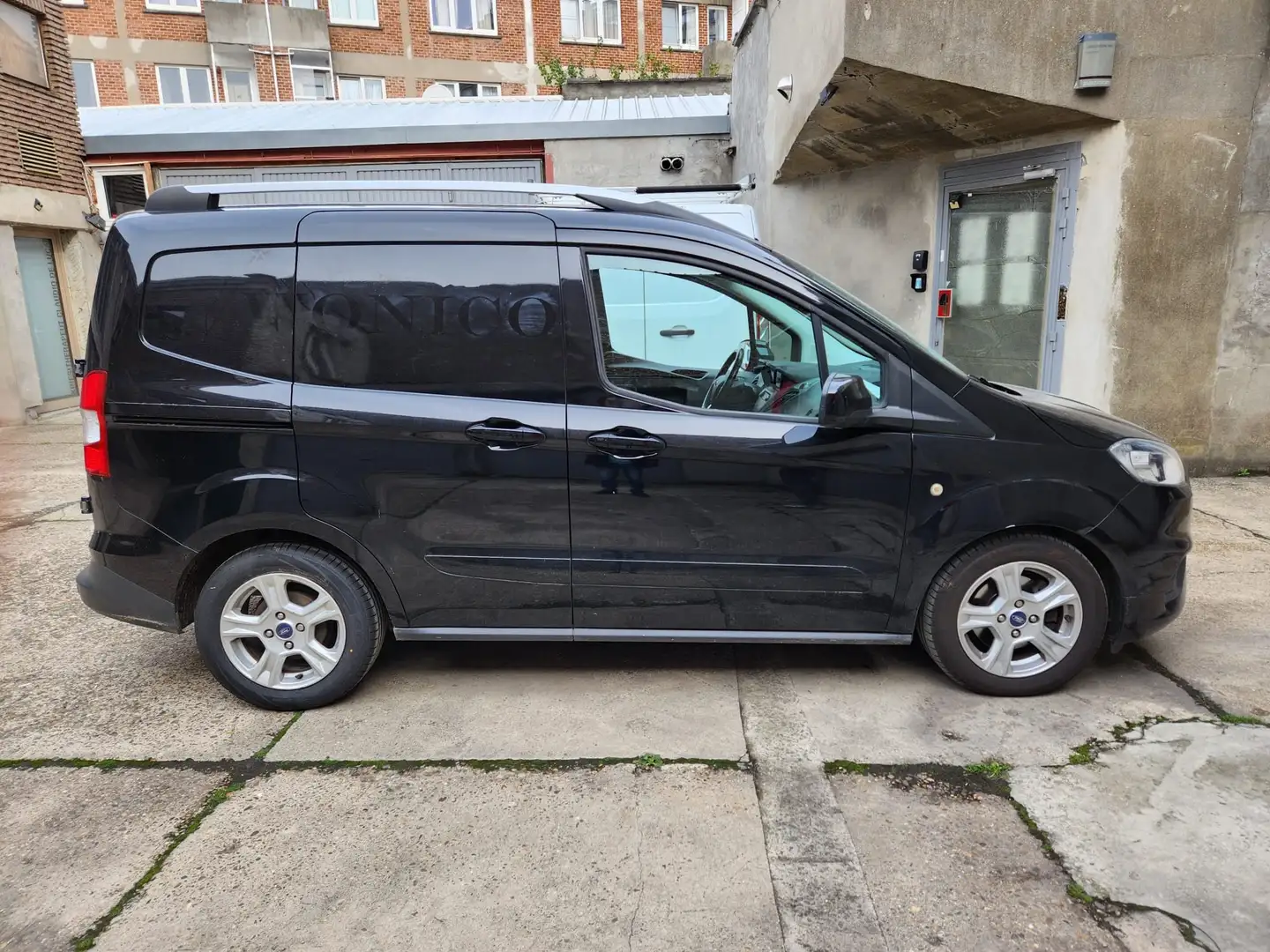 Ford Courier Full options JALU TEL CLIM Nv pneus PDC Zwart - 2