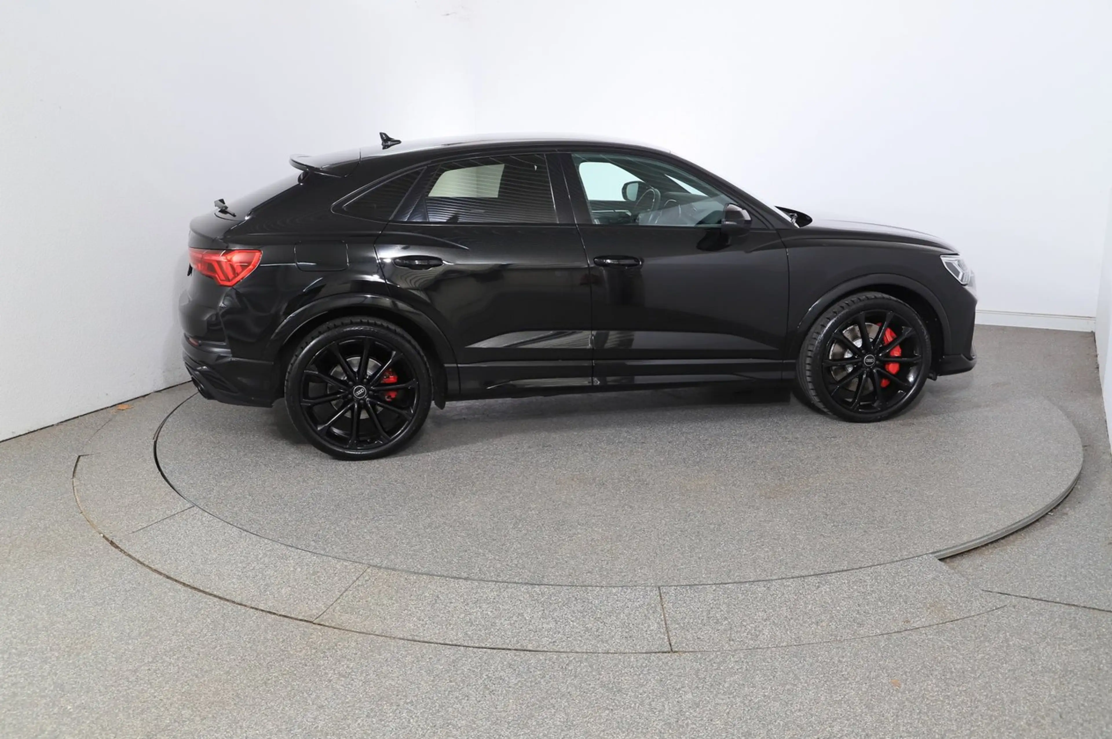 Audi RS Q3 Audi RS Q3 Sportback — photo 4