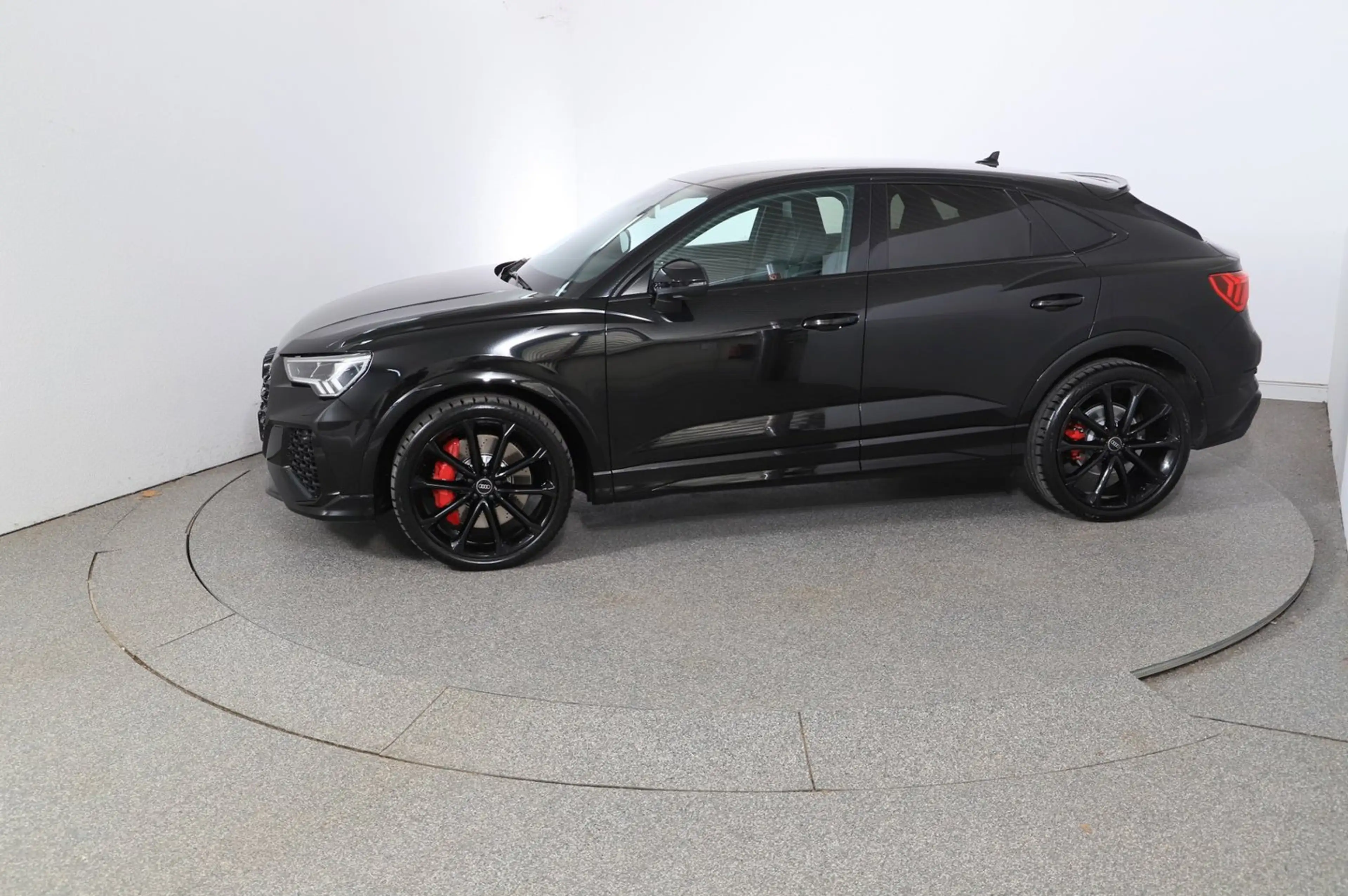 Audi RS Q3 Audi RS Q3 Sportback — photo 8