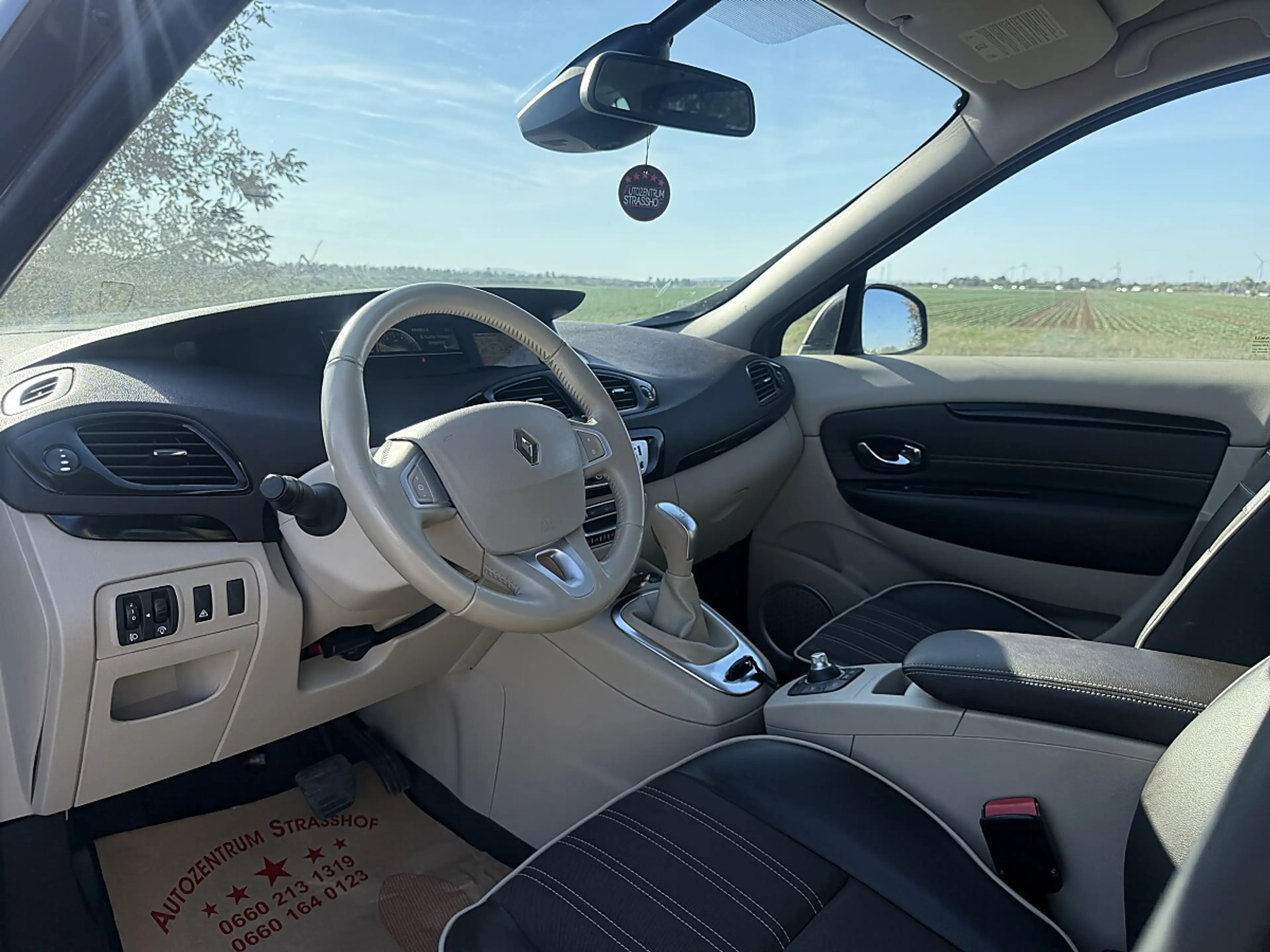 Renault Scenic Scénic dCi 110 EDC Privilège — photo 8