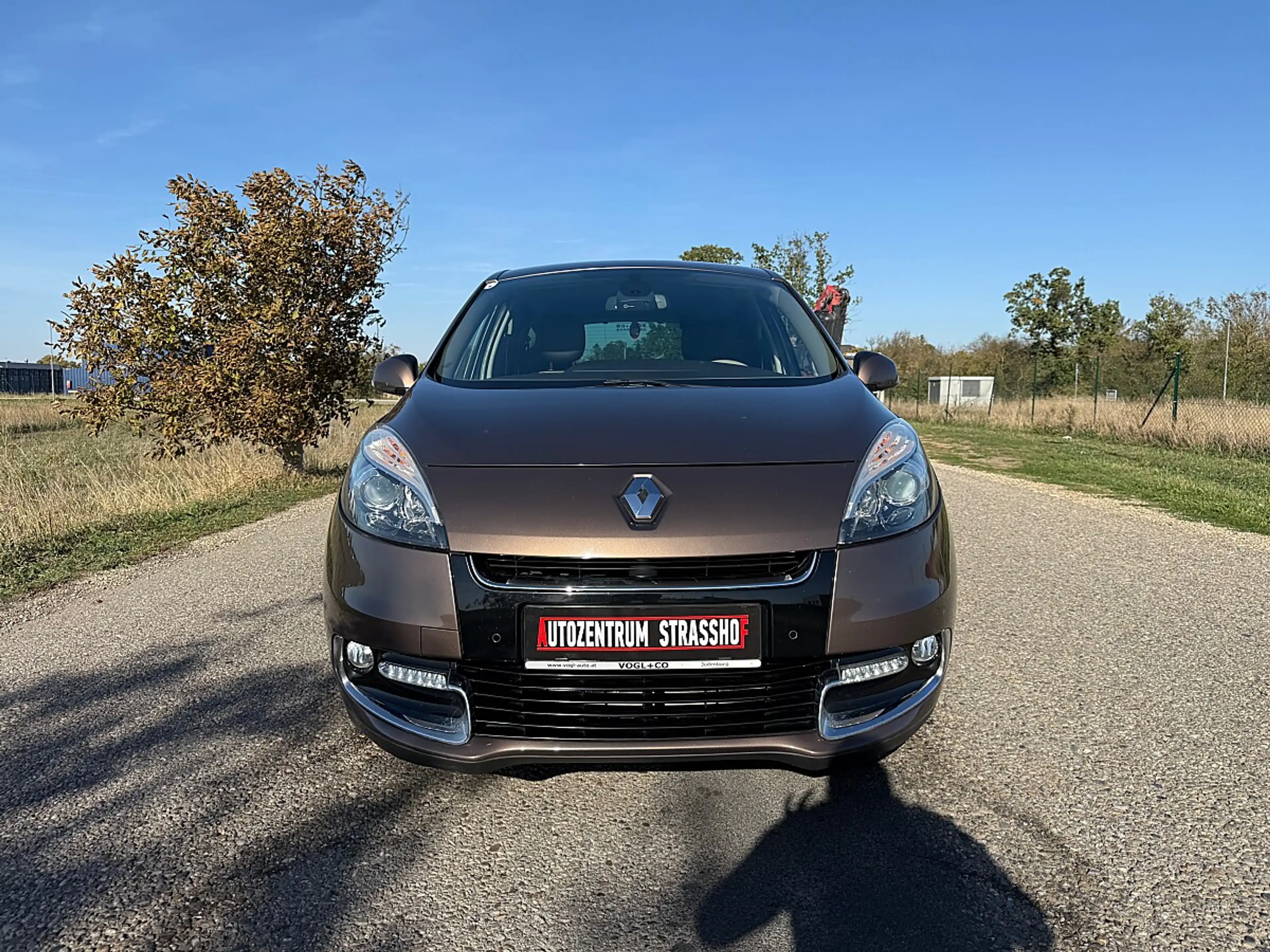 Renault Scenic Scénic dCi 110 EDC Privilège — photo 3