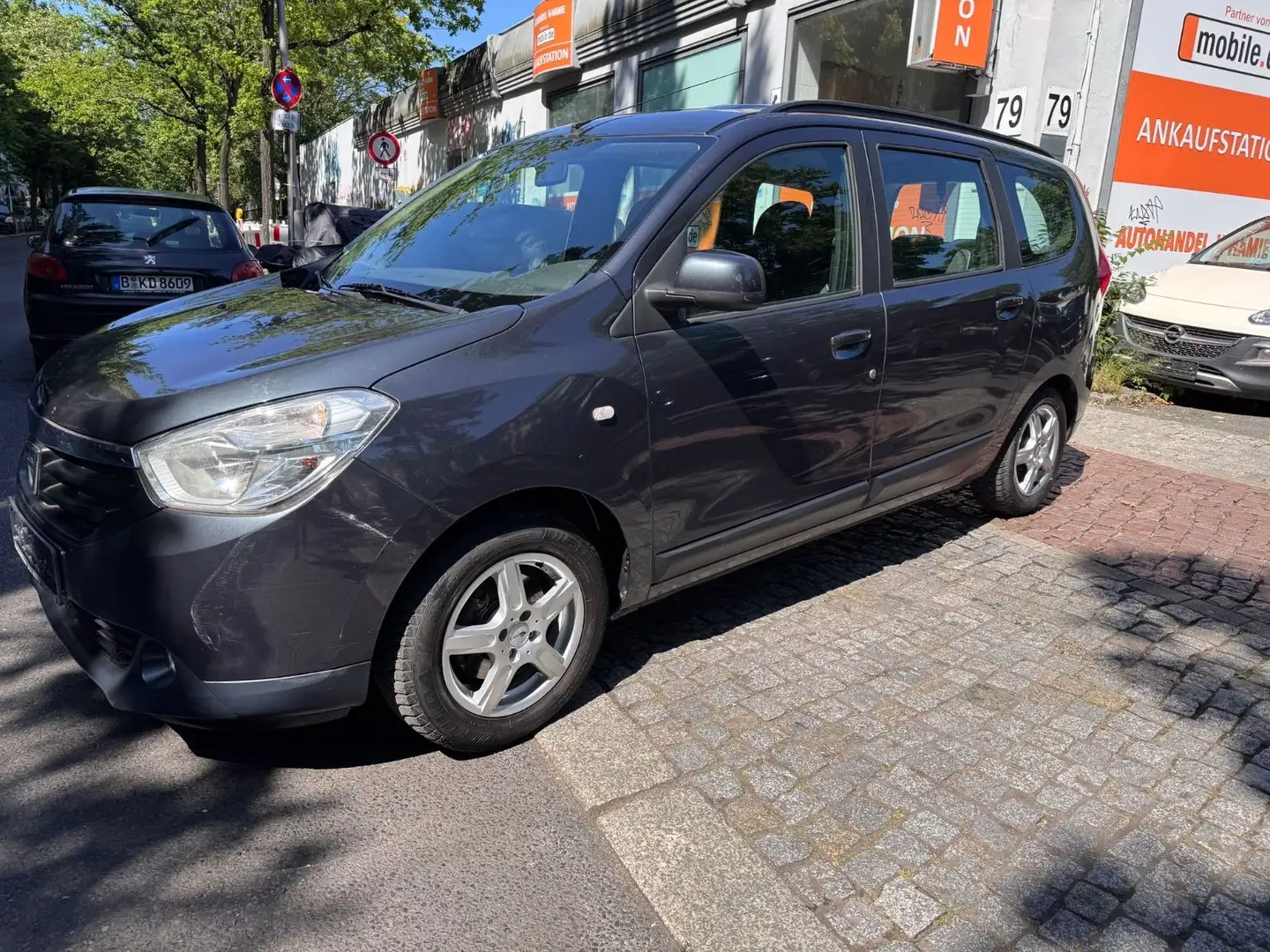Dacia Lodgy LODGY LAUREATE KLIMA NAVI PDC 8-FACH 1-HAND Grau - 1