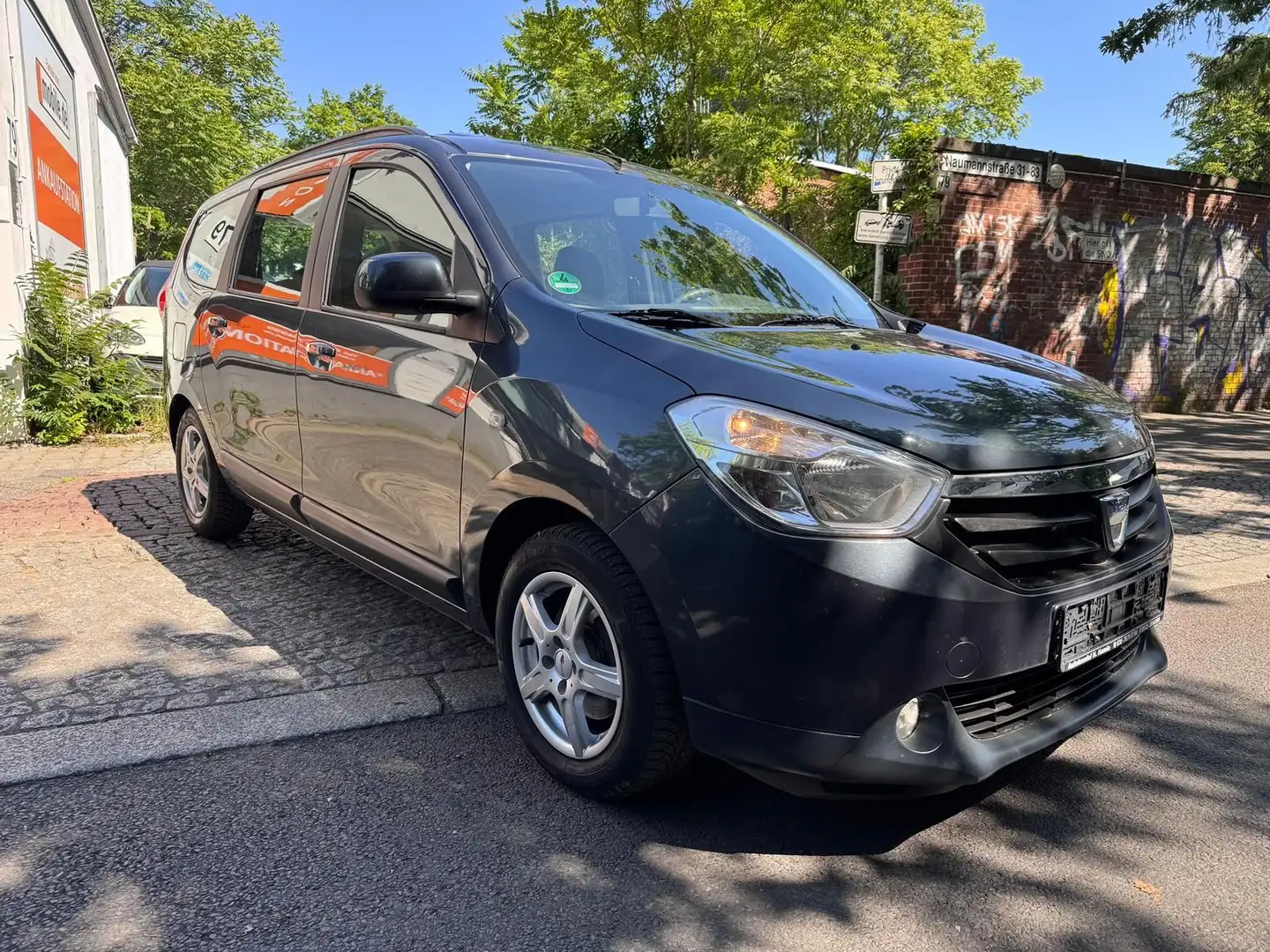 Dacia Lodgy LODGY LAUREATE KLIMA NAVI PDC 8-FACH 1-HAND Grau - 2