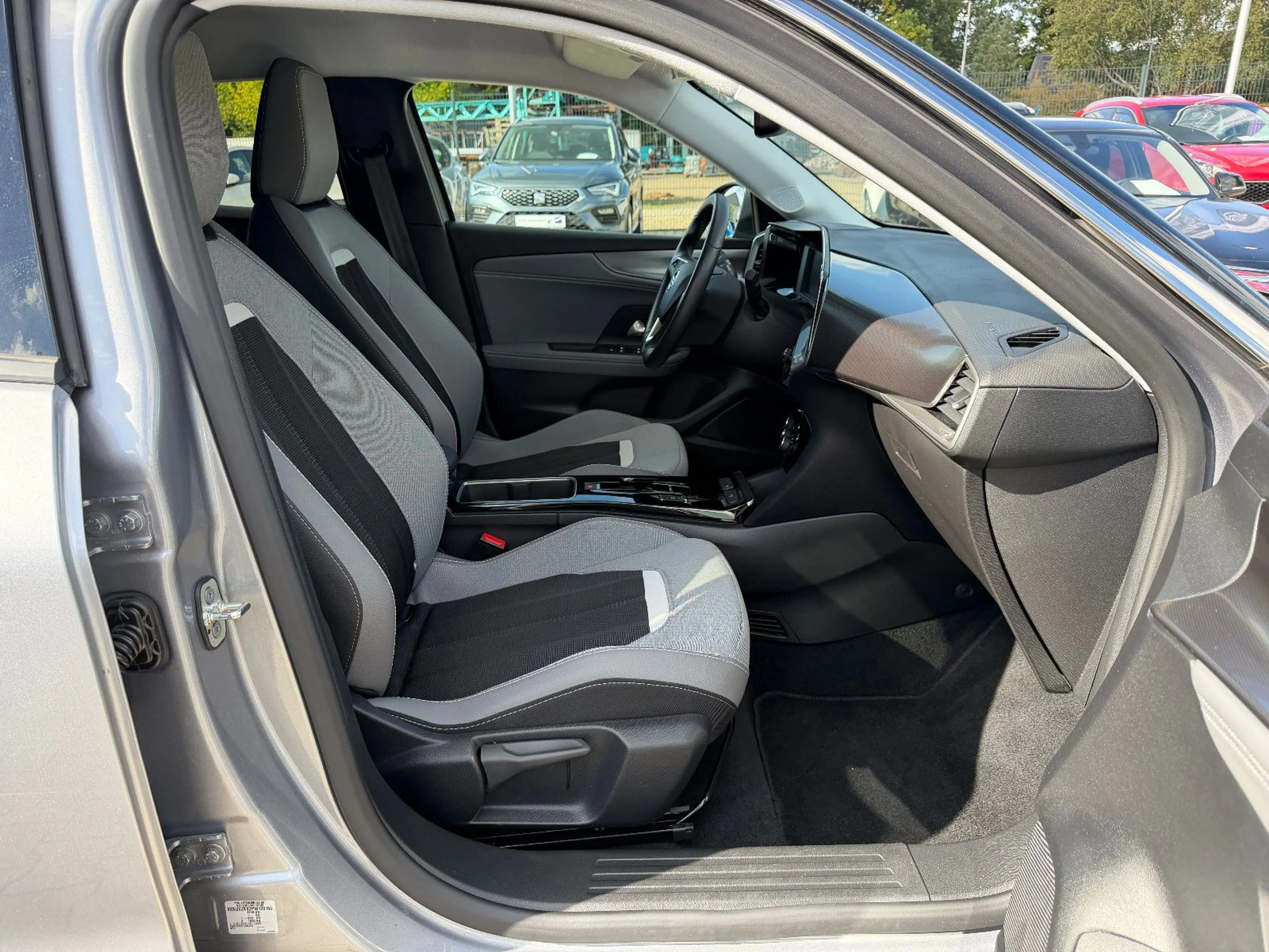 Opel Mokka-E Elegance LED Kamera SHZ PDC Navi — photo 11