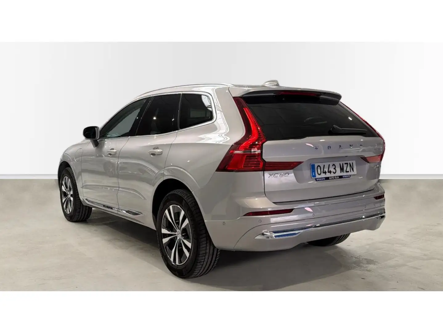 Volvo XC60 T6 Recharge Core Plateado - 2