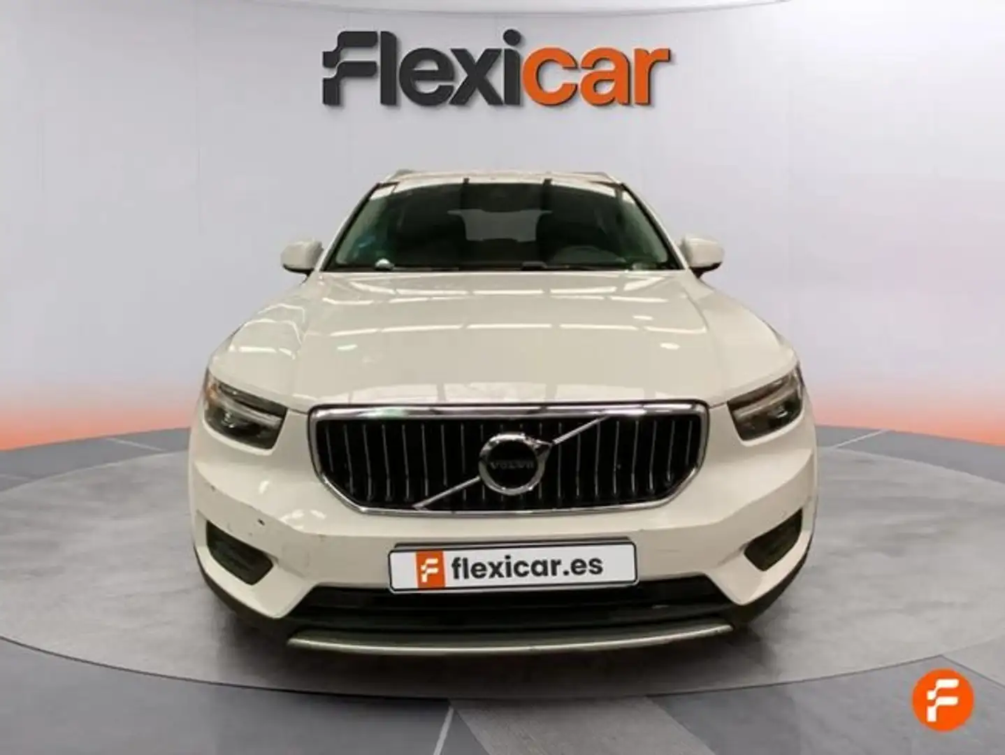 Volvo XC40 T4 Recharge Essential Aut. Blanco - 2