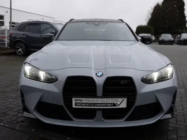 BMW M3 view 4