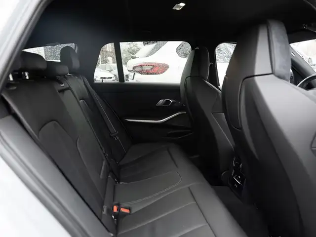 BMW M3 view 9