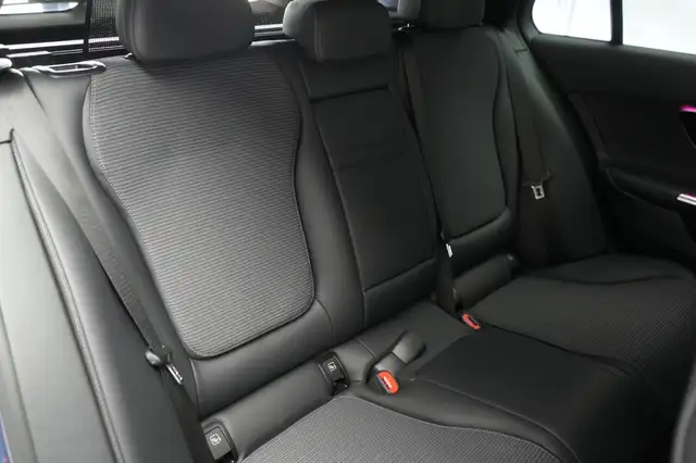 Mercedes-Benz C-Class view 12
