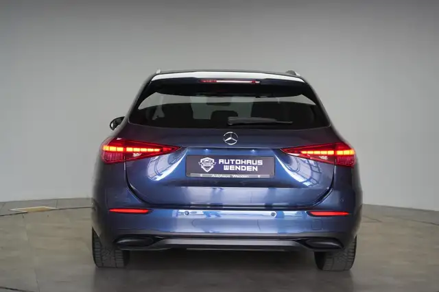 Mercedes-Benz C-Class view 5