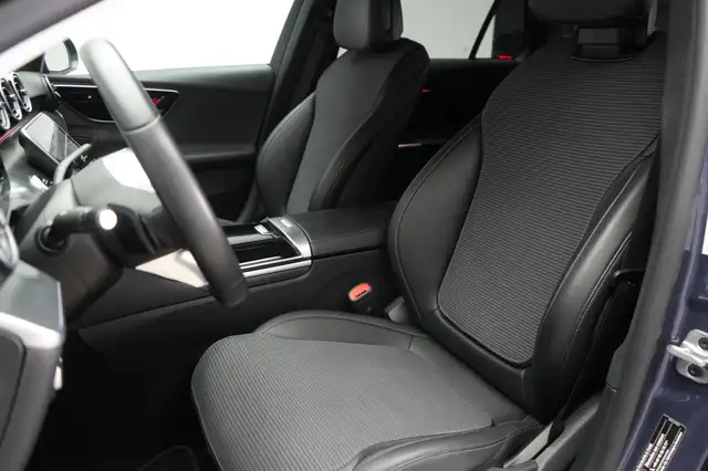 Mercedes-Benz C-Class view 14