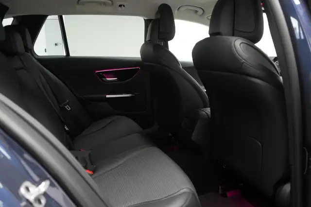 Mercedes-Benz C-Class view 11