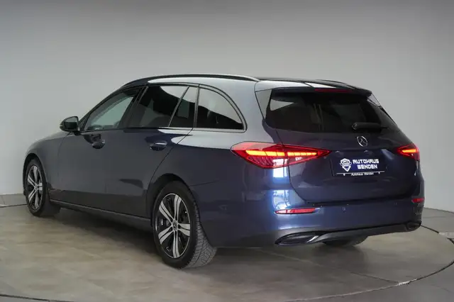 Mercedes-Benz C-Class view 6