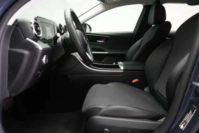 Mercedes-Benz C-Class view 13